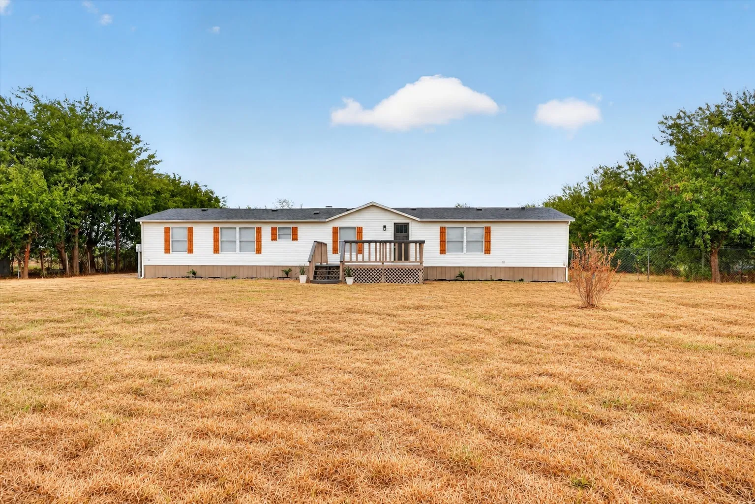 Mobile Home For Sale in Kaufman County , 6840 Colquitt Road, Terrell, Texas 75160, 3 Bedroom, 2 Bathroom, Garage spaces, 2,016 Sqft, built in 1999, mls#21401480, Real Estate Agent in Terrell, Homes For Sale in Kaufman county, Homes For Sale in Terrell, Realtor in Terrell Texas, Real Estate Brokerage Independent Realty Texas, Luminita Cordes Realtor