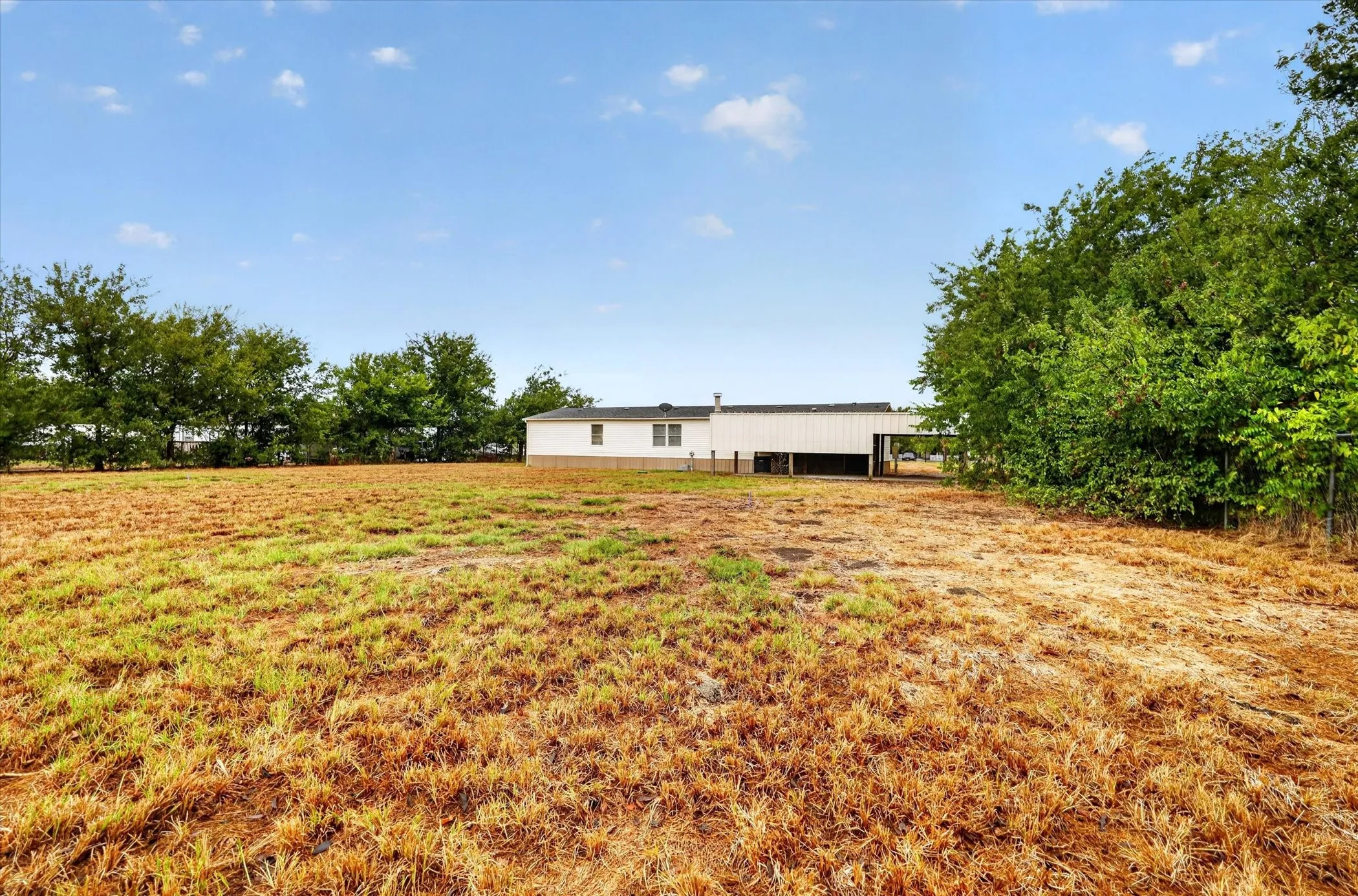 Mobile Home For Sale in Kaufman County , 6840 Colquitt Road, Terrell, Texas 75160, 3 Bedroom, 2 Bathroom, Garage spaces, 2,016 Sqft, built in 1999, mls#21401480, Real Estate Agent in Terrell, Homes For Sale in Kaufman county, Homes For Sale in Terrell, Realtor in Terrell Texas, Real Estate Brokerage Independent Realty Texas, Luminita Cordes Realtor