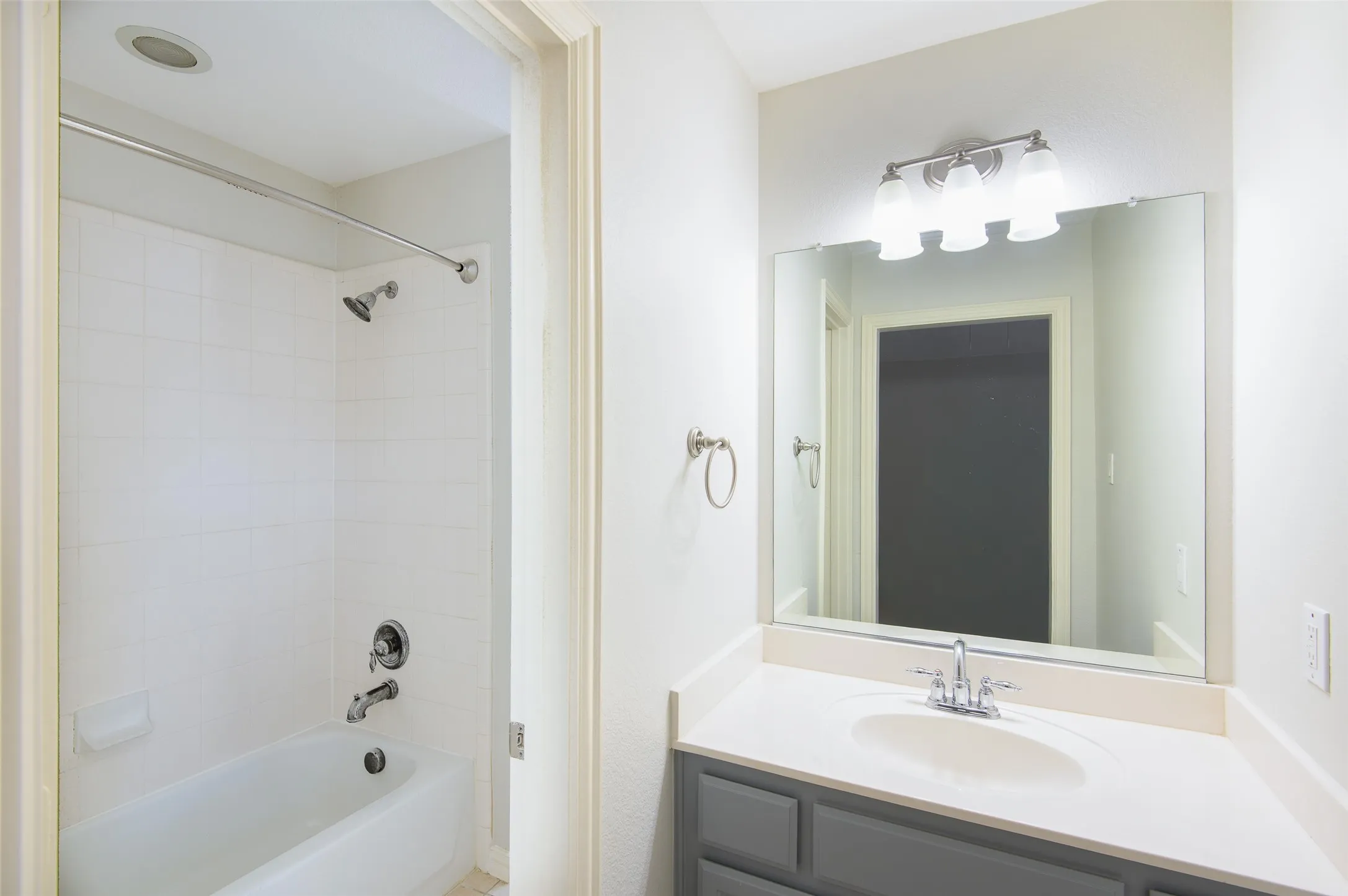 Single Family Residence For Rent in Collin County , 926 Sloan Drive, Allen, Texas 75013, 4 Bedroom, 4 Bathroom, 2 Garage spaces, 3,633 Sqft, built in 2005, mls#21402496, Real Estate Agent in Allen, Homes For Rent in Collin county, Homes For Rent in Allen, Realtor in Allen Texas, Real Estate Brokerage Independent Realty Texas, Luminita Cordes Realtor
