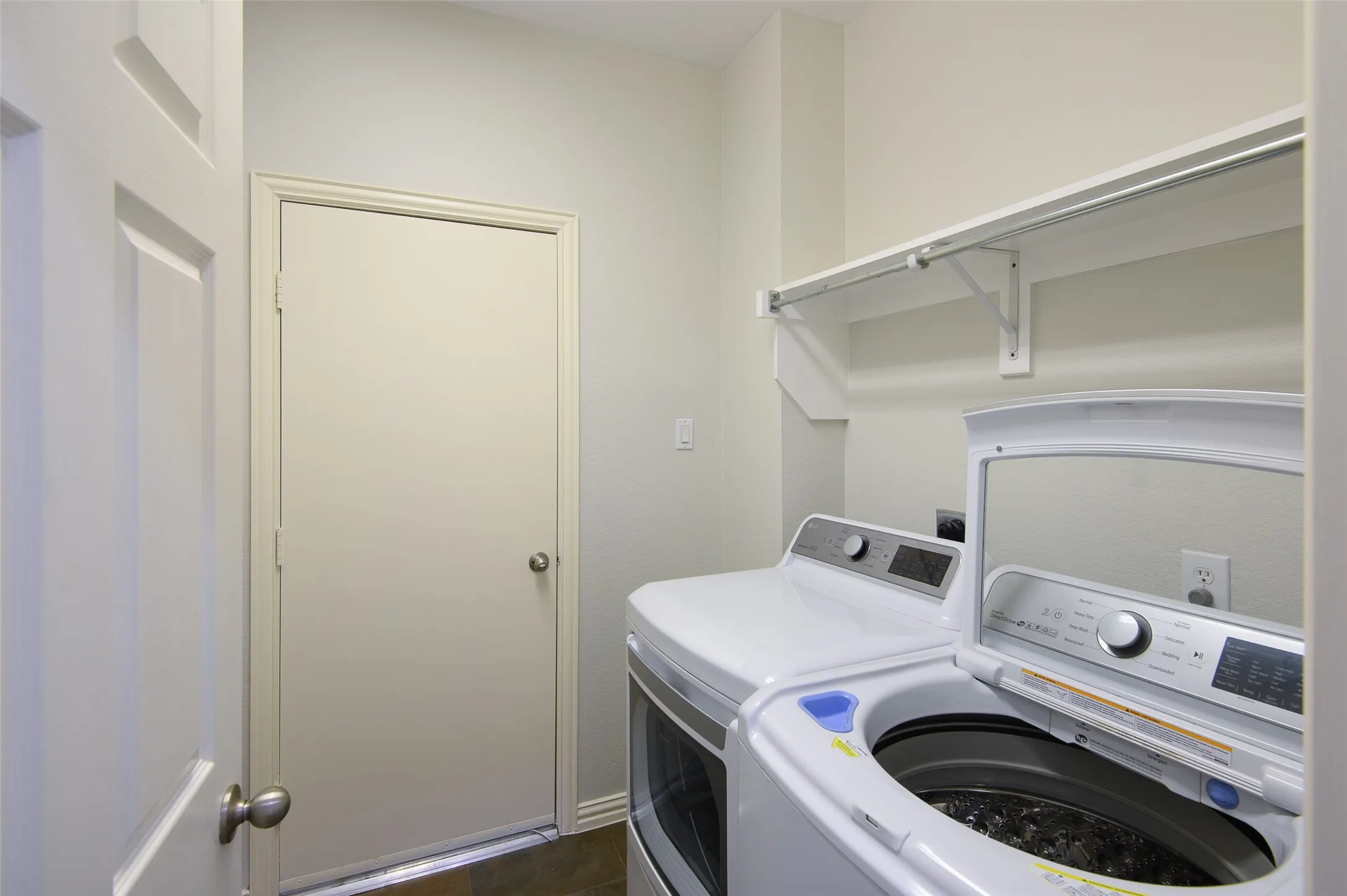 Single Family Residence For Rent in Collin County , 926 Sloan Drive, Allen, Texas 75013, 4 Bedroom, 4 Bathroom, 2 Garage spaces, 3,633 Sqft, built in 2005, mls#21402496, Real Estate Agent in Allen, Homes For Rent in Collin county, Homes For Rent in Allen, Realtor in Allen Texas, Real Estate Brokerage Independent Realty Texas, Luminita Cordes Realtor
