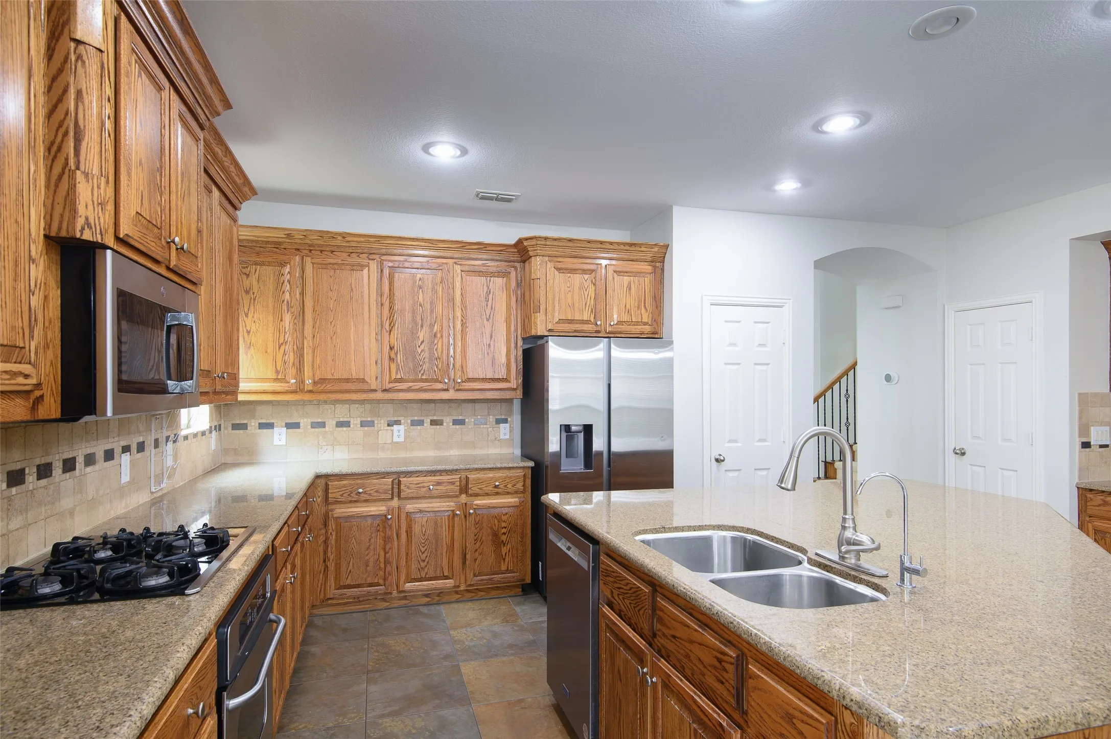 Single Family Residence For Rent in Collin County , 926 Sloan Drive, Allen, Texas 75013, 4 Bedroom, 4 Bathroom, 2 Garage spaces, 3,633 Sqft, built in 2005, mls#21402496, Real Estate Agent in Allen, Homes For Rent in Collin county, Homes For Rent in Allen, Realtor in Allen Texas, Real Estate Brokerage Independent Realty Texas, Luminita Cordes Realtor