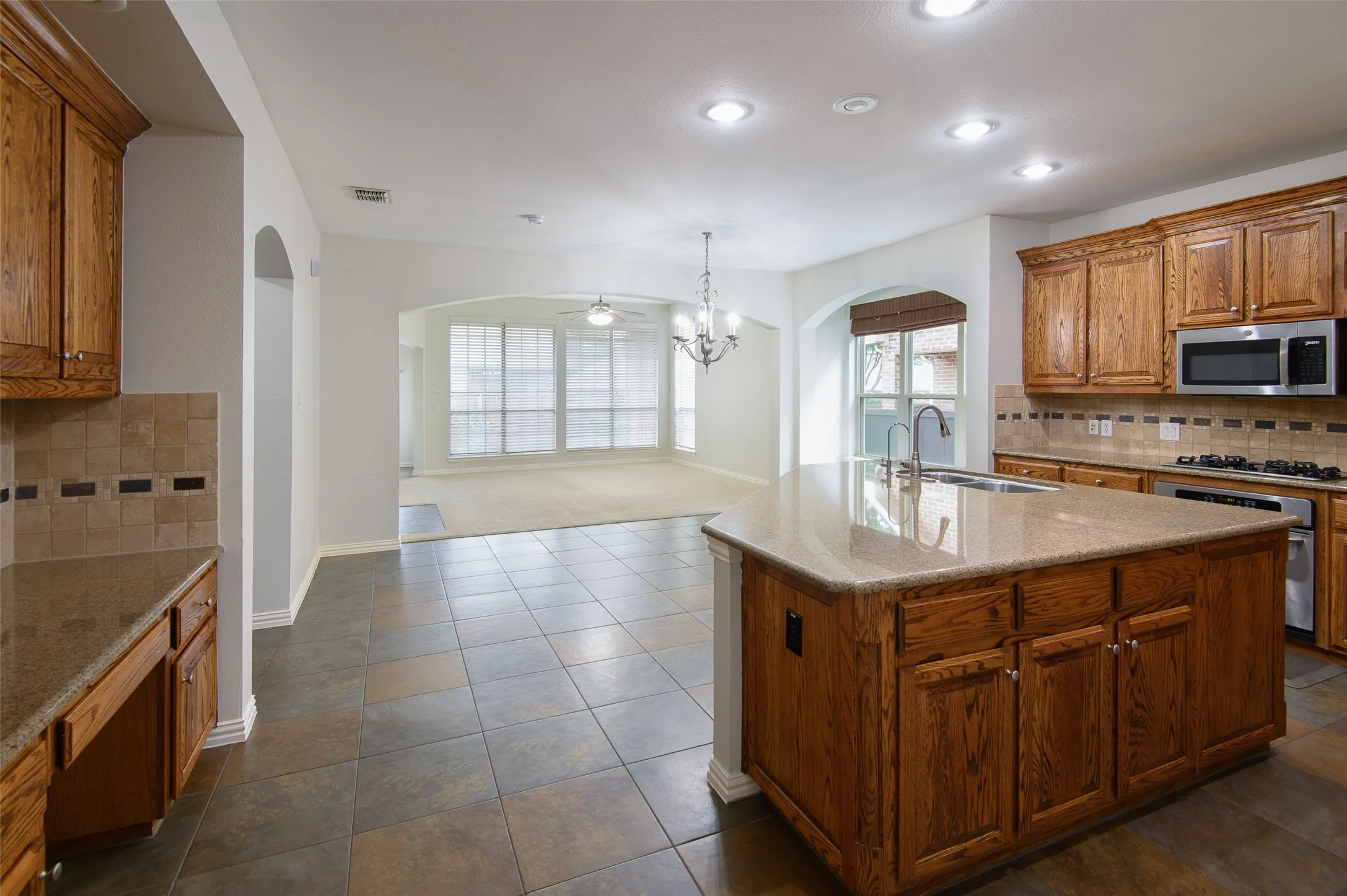 Single Family Residence For Rent in Collin County , 926 Sloan Drive, Allen, Texas 75013, 4 Bedroom, 4 Bathroom, 2 Garage spaces, 3,633 Sqft, built in 2005, mls#21402496, Real Estate Agent in Allen, Homes For Rent in Collin county, Homes For Rent in Allen, Realtor in Allen Texas, Real Estate Brokerage Independent Realty Texas, Luminita Cordes Realtor