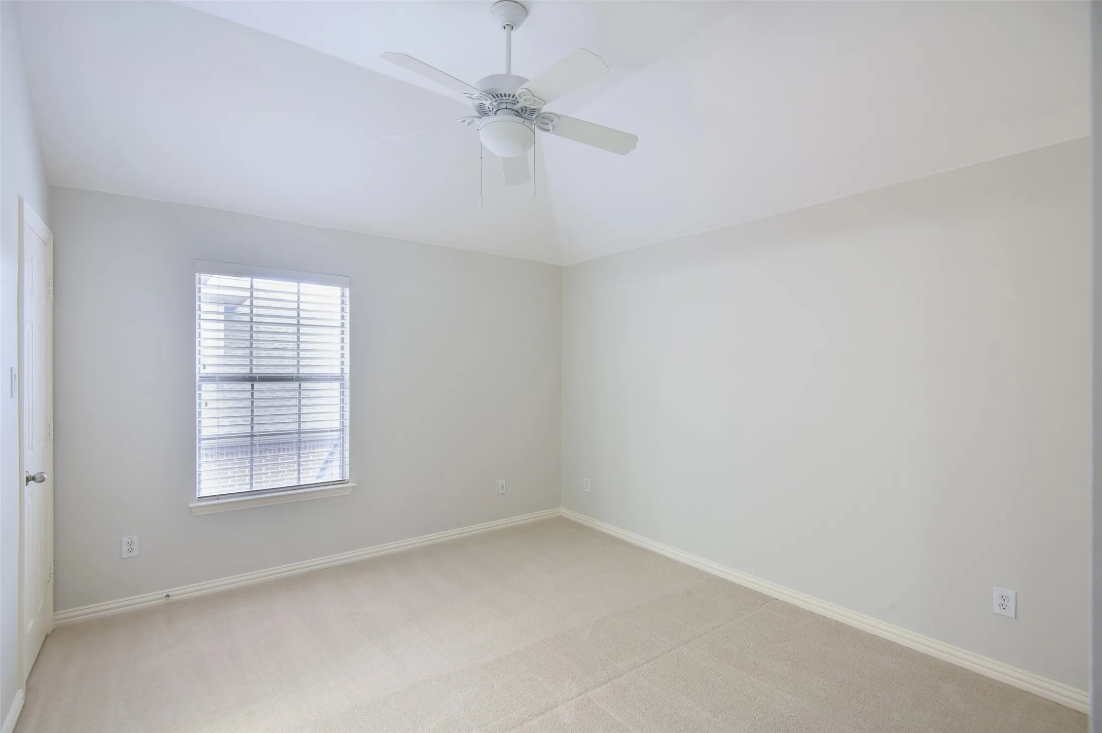 Single Family Residence For Rent in Collin County , 926 Sloan Drive, Allen, Texas 75013, 4 Bedroom, 4 Bathroom, 2 Garage spaces, 3,633 Sqft, built in 2005, mls#21402496, Real Estate Agent in Allen, Homes For Rent in Collin county, Homes For Rent in Allen, Realtor in Allen Texas, Real Estate Brokerage Independent Realty Texas, Luminita Cordes Realtor