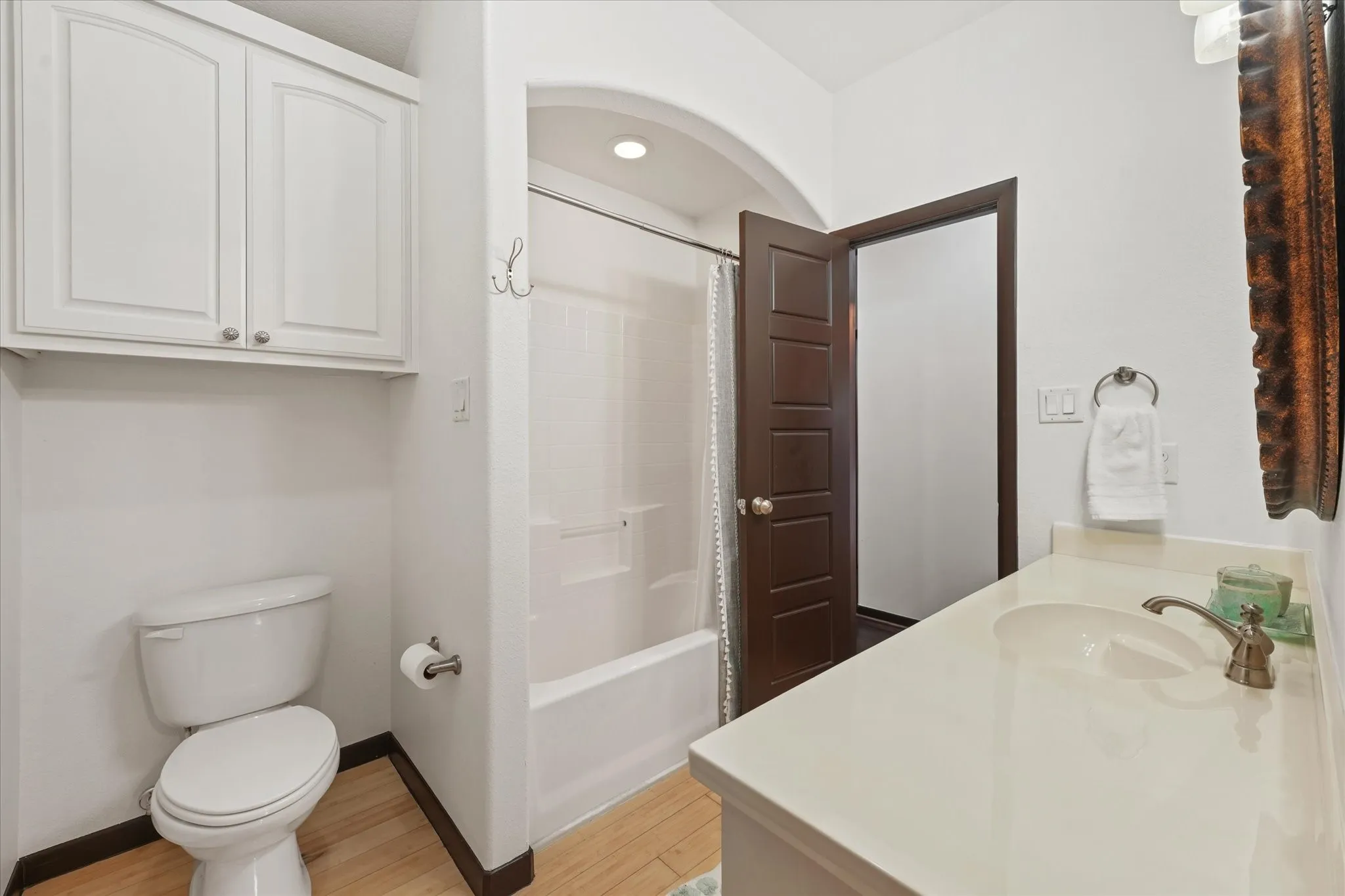 Single Family Residence For Sale in Ellis County , 2851 Coldwater Court, Midlothian, Texas 76065, 4 Bedroom, 4 Bathroom, 2 Garage spaces, 2,797 Sqft, built in 2007, mls#21398545, Real Estate Agent in Midlothian, Homes For Sale in Ellis county, Homes For Sale in Midlothian, Realtor in Midlothian Texas, Real Estate Brokerage Independent Realty Texas, Luminita Cordes Realtor
