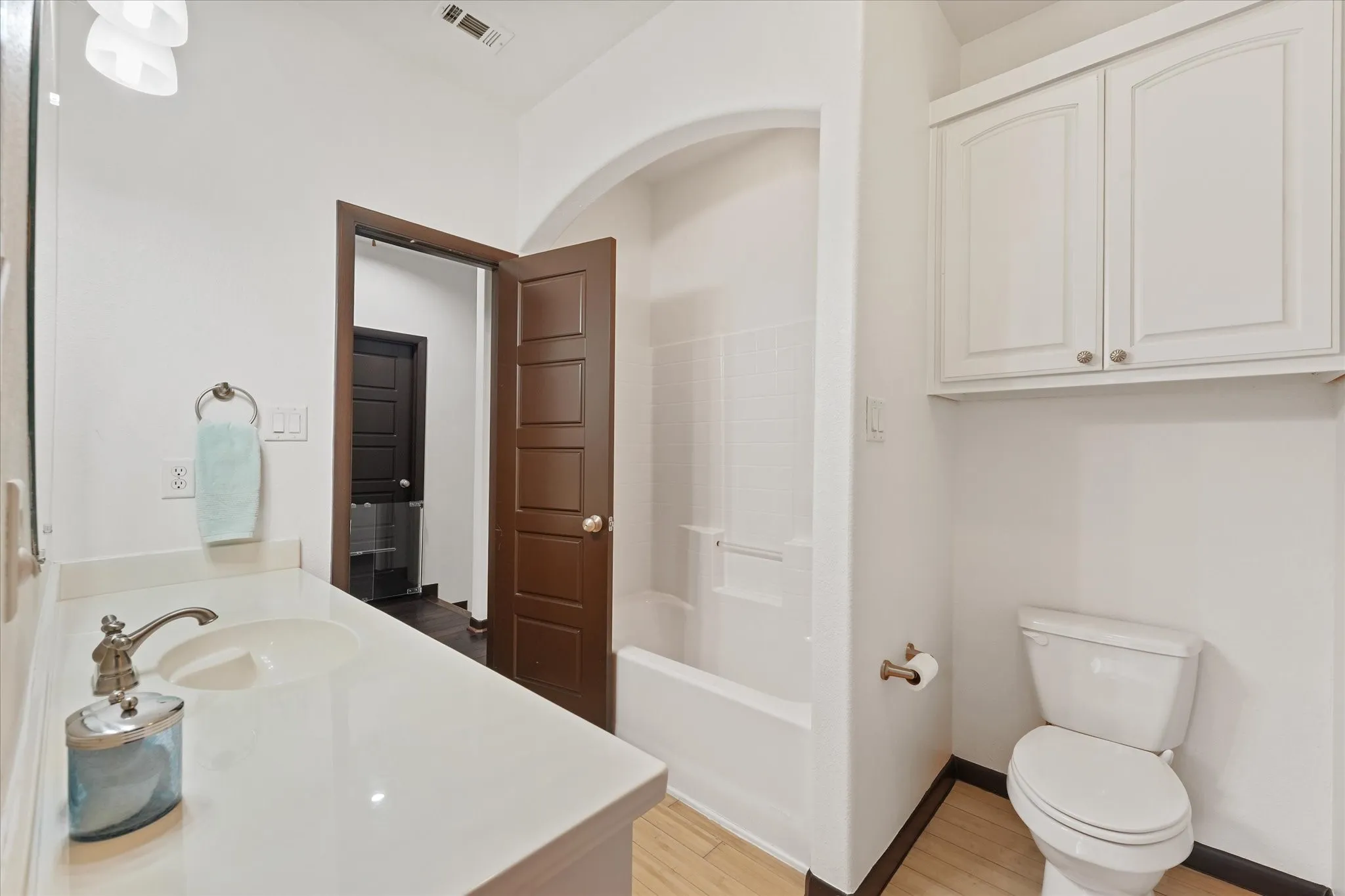 Single Family Residence For Sale in Ellis County , 2851 Coldwater Court, Midlothian, Texas 76065, 4 Bedroom, 4 Bathroom, 2 Garage spaces, 2,797 Sqft, built in 2007, mls#21398545, Real Estate Agent in Midlothian, Homes For Sale in Ellis county, Homes For Sale in Midlothian, Realtor in Midlothian Texas, Real Estate Brokerage Independent Realty Texas, Luminita Cordes Realtor