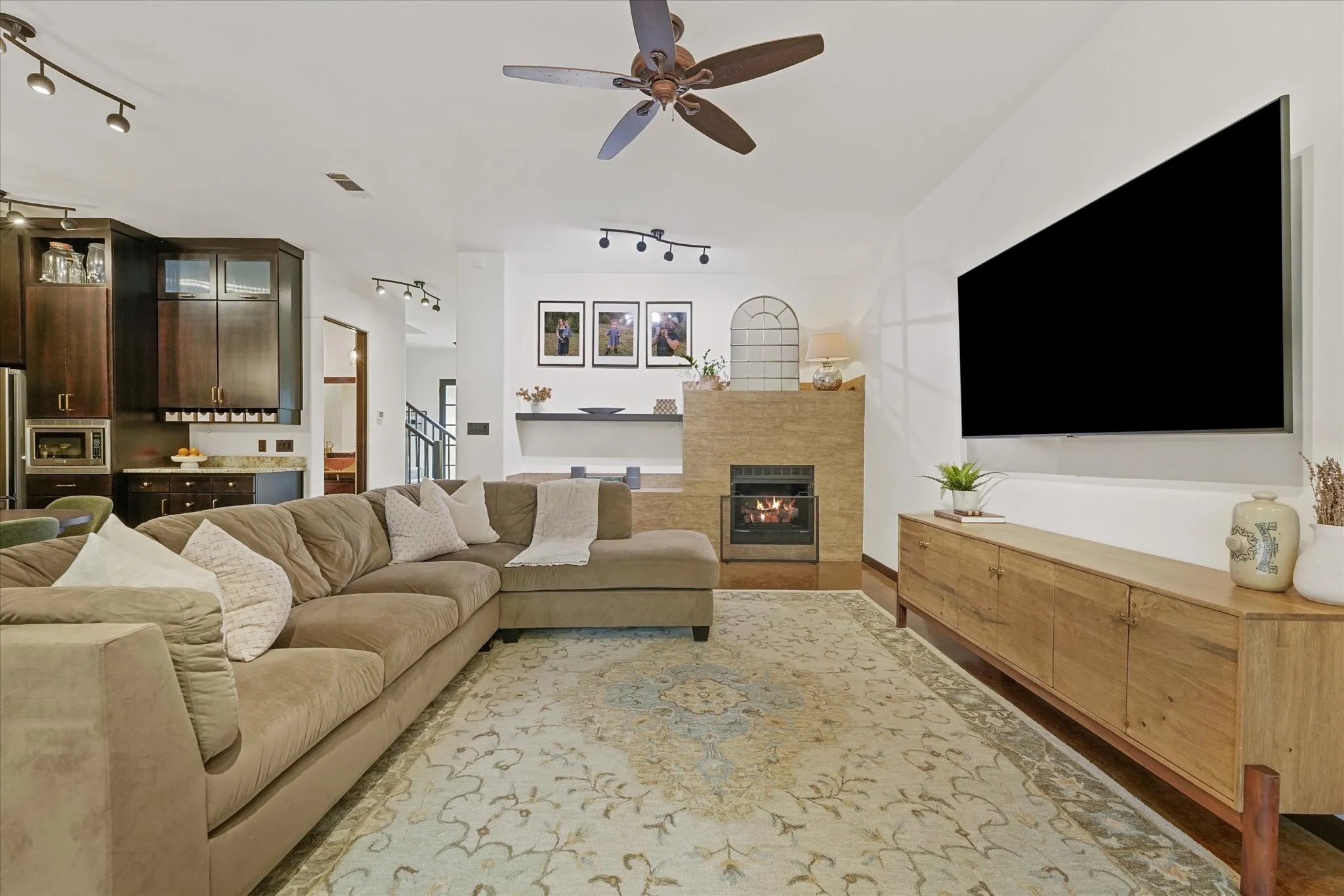 Single Family Residence For Sale in Ellis County , 2851 Coldwater Court, Midlothian, Texas 76065, 4 Bedroom, 4 Bathroom, 2 Garage spaces, 2,797 Sqft, built in 2007, mls#21398545, Real Estate Agent in Midlothian, Homes For Sale in Ellis county, Homes For Sale in Midlothian, Realtor in Midlothian Texas, Real Estate Brokerage Independent Realty Texas, Luminita Cordes Realtor