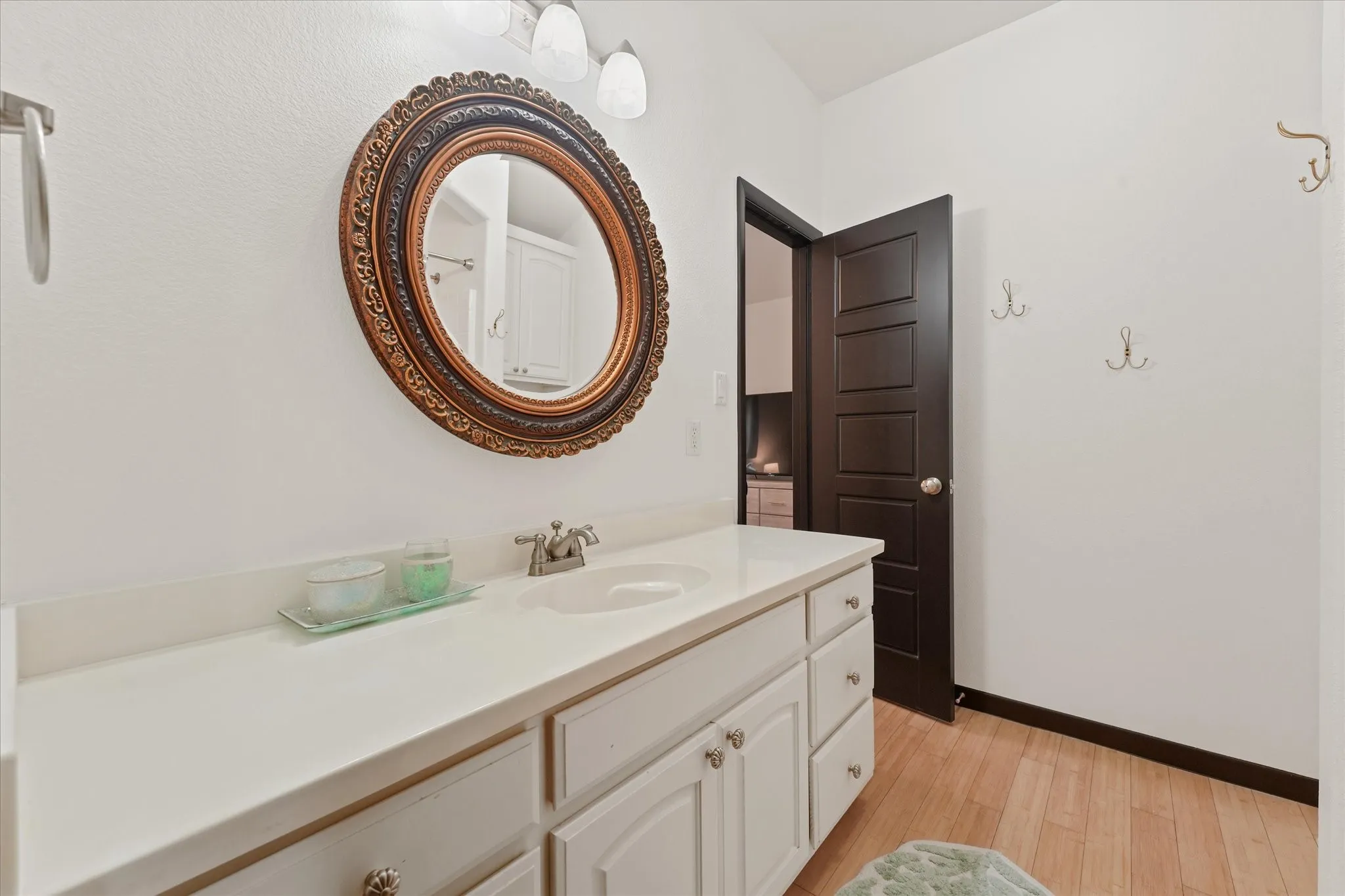 Single Family Residence For Sale in Ellis County , 2851 Coldwater Court, Midlothian, Texas 76065, 4 Bedroom, 4 Bathroom, 2 Garage spaces, 2,797 Sqft, built in 2007, mls#21398545, Real Estate Agent in Midlothian, Homes For Sale in Ellis county, Homes For Sale in Midlothian, Realtor in Midlothian Texas, Real Estate Brokerage Independent Realty Texas, Luminita Cordes Realtor
