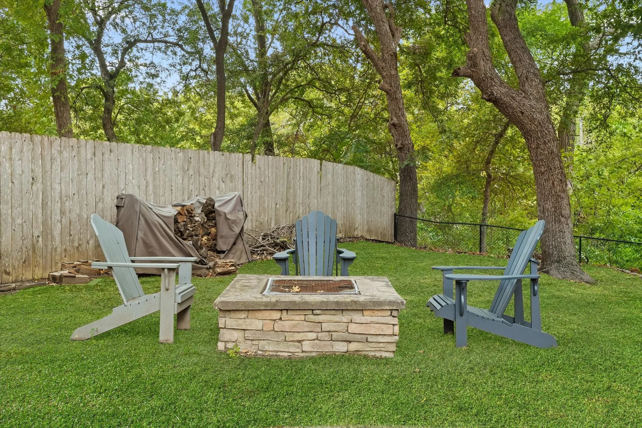Single Family Residence For Sale in Ellis County , 2851 Coldwater Court, Midlothian, Texas 76065, 4 Bedroom, 4 Bathroom, 2 Garage spaces, 2,797 Sqft, built in 2007, mls#21398545, Real Estate Agent in Midlothian, Homes For Sale in Ellis county, Homes For Sale in Midlothian, Realtor in Midlothian Texas, Real Estate Brokerage Independent Realty Texas, Luminita Cordes Realtor