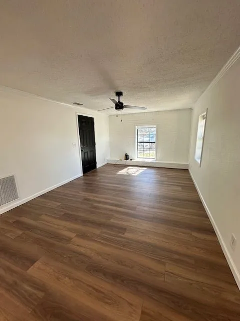 Single Family Residence For Rent in Callahan County , 6668 County Road 120, Clyde, Texas 79510, 3 Bedroom, 1 Bathroom, Garage spaces, 1,146 Sqft, built in 1980, mls#21402528, Real Estate Agent in Clyde, Homes For Rent in Callahan county, Homes For Rent in Clyde, Realtor in Clyde Texas, Real Estate Brokerage Independent Realty Texas, Luminita Cordes Realtor