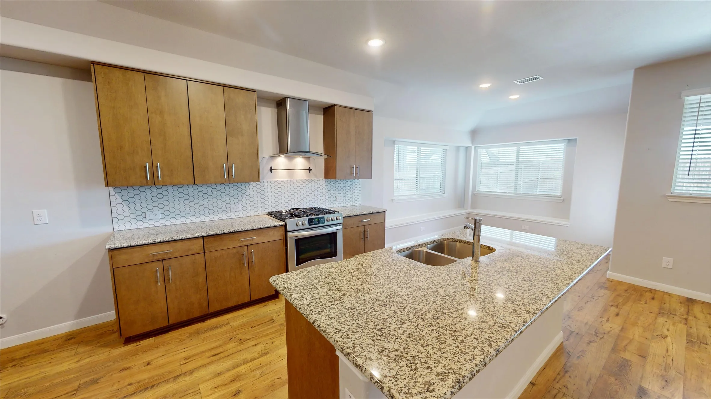 Single Family Residence For Sale in Collin County , 1118 Holcombe Drive, Anna, Texas 75409, 3 Bedroom, 2 Bathroom, 2 Garage spaces, 1,678 Sqft, built in 2022, mls#21402530, Real Estate Agent in Anna, Homes For Sale in Collin county, Homes For Sale in Anna, Realtor in Anna Texas, Real Estate Brokerage Independent Realty Texas, Luminita Cordes Realtor