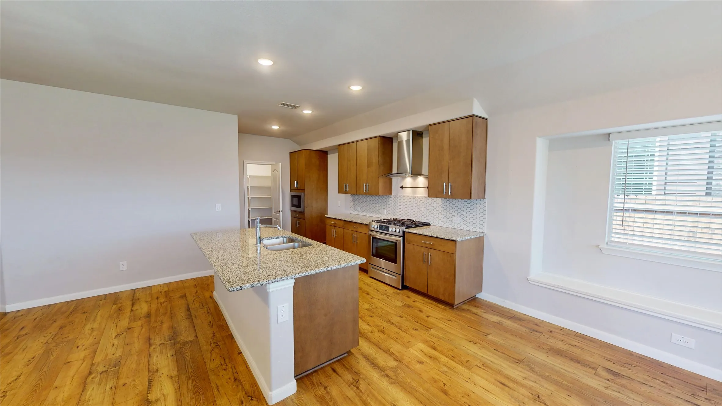Single Family Residence For Sale in Collin County , 1118 Holcombe Drive, Anna, Texas 75409, 3 Bedroom, 2 Bathroom, 2 Garage spaces, 1,678 Sqft, built in 2022, mls#21402530, Real Estate Agent in Anna, Homes For Sale in Collin county, Homes For Sale in Anna, Realtor in Anna Texas, Real Estate Brokerage Independent Realty Texas, Luminita Cordes Realtor