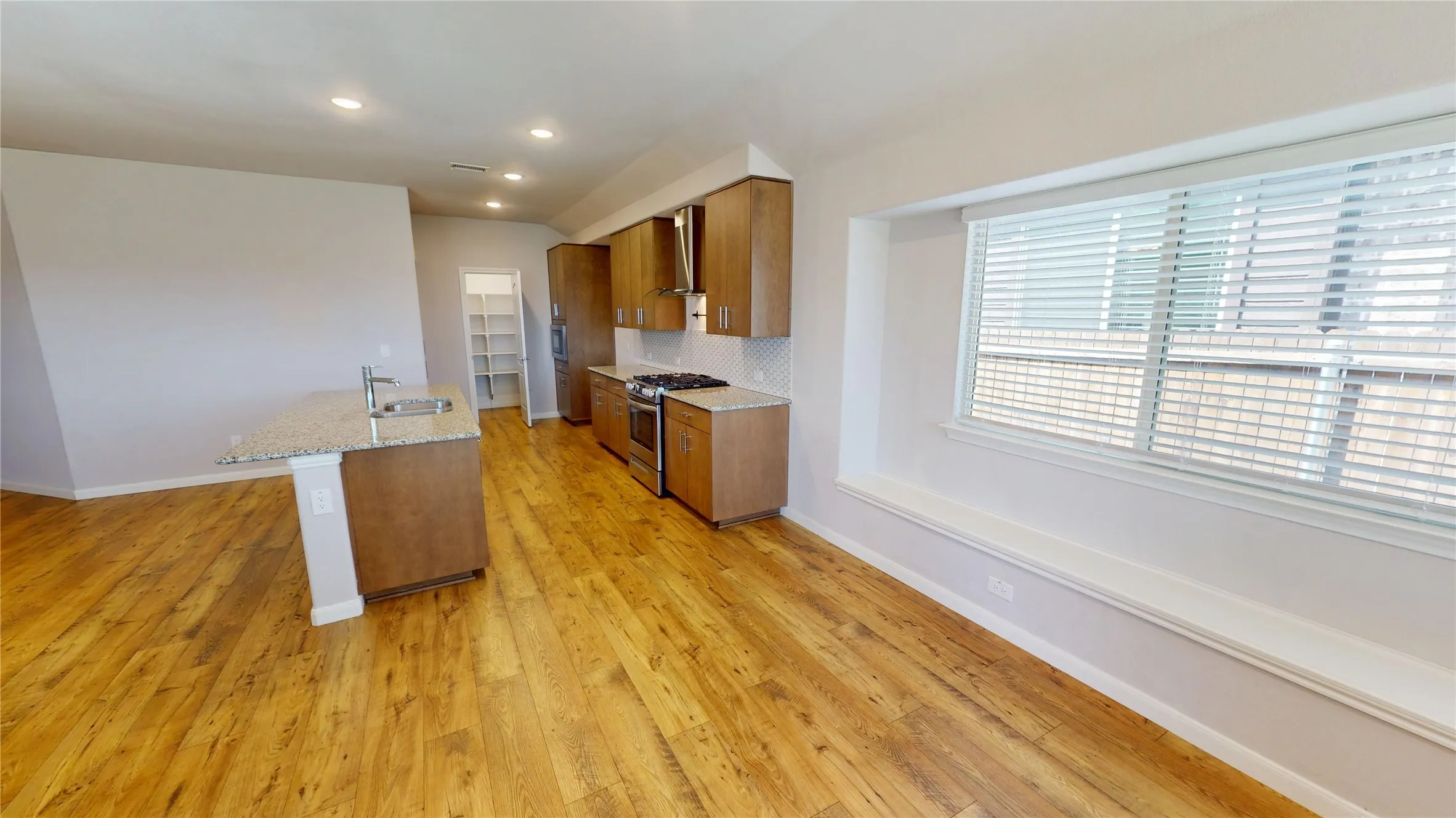 Single Family Residence For Sale in Collin County , 1118 Holcombe Drive, Anna, Texas 75409, 3 Bedroom, 2 Bathroom, 2 Garage spaces, 1,678 Sqft, built in 2022, mls#21402530, Real Estate Agent in Anna, Homes For Sale in Collin county, Homes For Sale in Anna, Realtor in Anna Texas, Real Estate Brokerage Independent Realty Texas, Luminita Cordes Realtor
