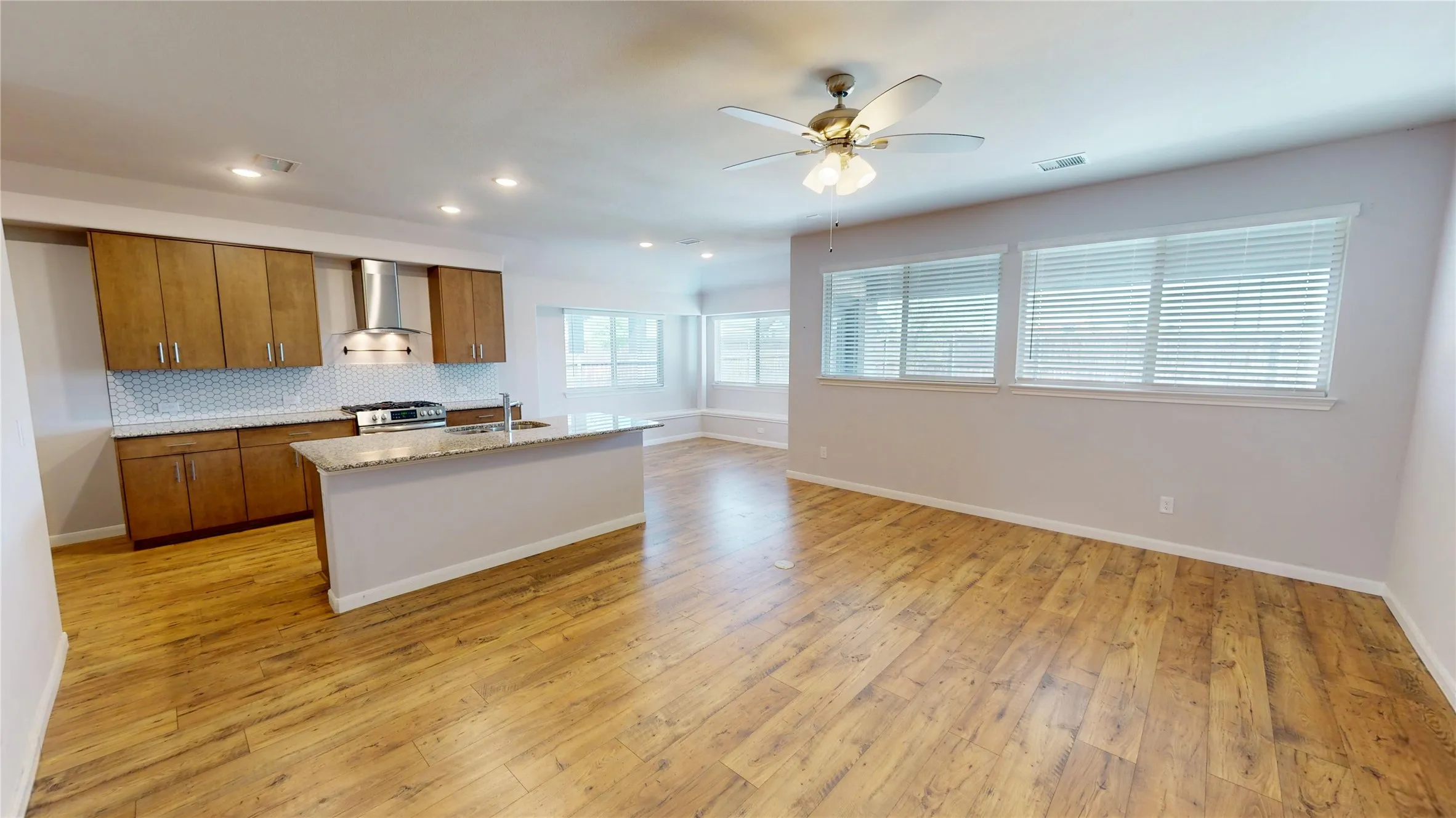 Single Family Residence For Sale in Collin County , 1118 Holcombe Drive, Anna, Texas 75409, 3 Bedroom, 2 Bathroom, 2 Garage spaces, 1,678 Sqft, built in 2022, mls#21402530, Real Estate Agent in Anna, Homes For Sale in Collin county, Homes For Sale in Anna, Realtor in Anna Texas, Real Estate Brokerage Independent Realty Texas, Luminita Cordes Realtor