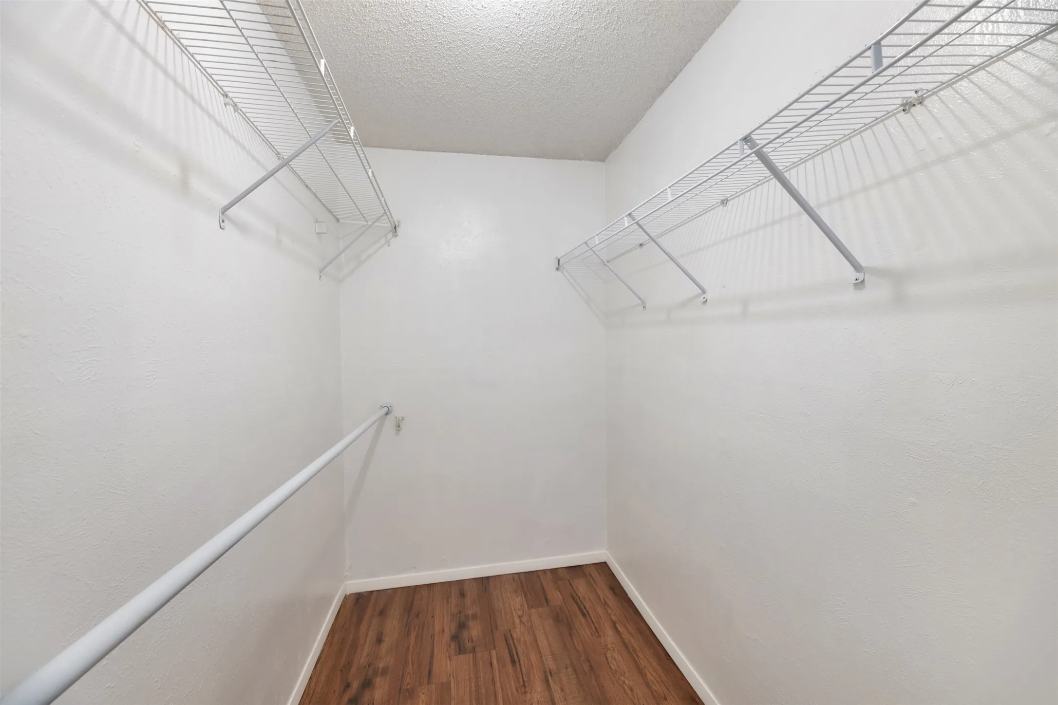 Single Family Residence For Rent in Collin County , 416 Lincoln Drive, Plano, Texas 75023, 3 Bedroom, 2 Bathroom, 2 Garage spaces, 2,056 Sqft, built in 1980, mls#21402514, Real Estate Agent in Plano, Homes For Rent in Collin county, Homes For Rent in Plano, Realtor in Plano Texas, Real Estate Brokerage Independent Realty Texas, Luminita Cordes Realtor