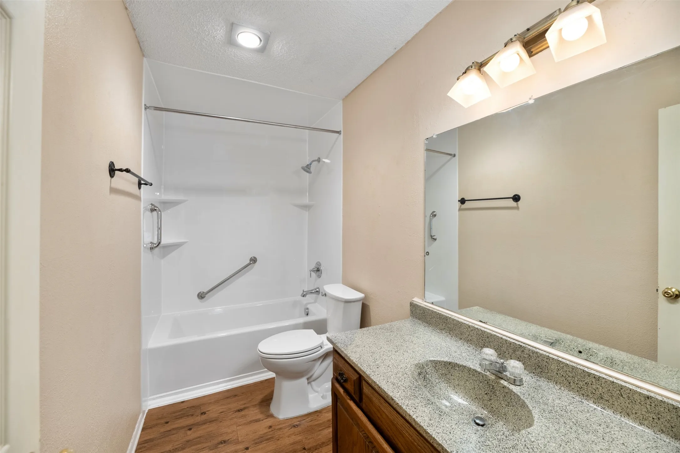 Single Family Residence For Rent in Collin County , 416 Lincoln Drive, Plano, Texas 75023, 3 Bedroom, 2 Bathroom, 2 Garage spaces, 2,056 Sqft, built in 1980, mls#21402514, Real Estate Agent in Plano, Homes For Rent in Collin county, Homes For Rent in Plano, Realtor in Plano Texas, Real Estate Brokerage Independent Realty Texas, Luminita Cordes Realtor