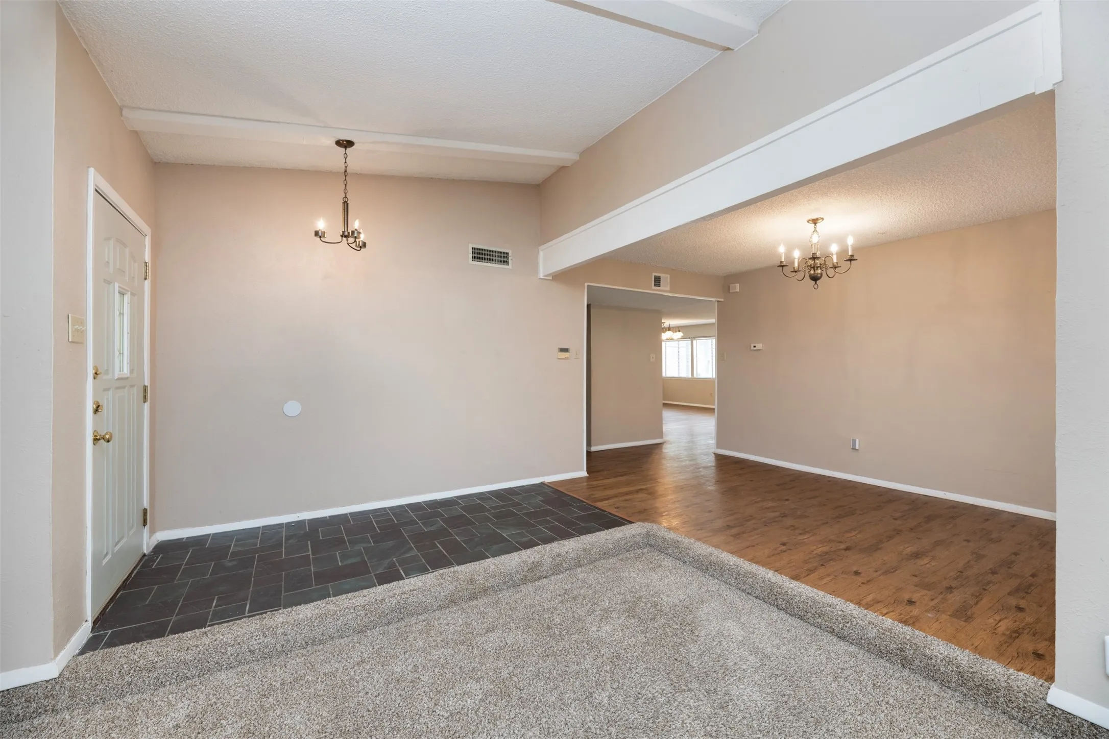 Single Family Residence For Rent in Collin County , 416 Lincoln Drive, Plano, Texas 75023, 3 Bedroom, 2 Bathroom, 2 Garage spaces, 2,056 Sqft, built in 1980, mls#21402514, Real Estate Agent in Plano, Homes For Rent in Collin county, Homes For Rent in Plano, Realtor in Plano Texas, Real Estate Brokerage Independent Realty Texas, Luminita Cordes Realtor