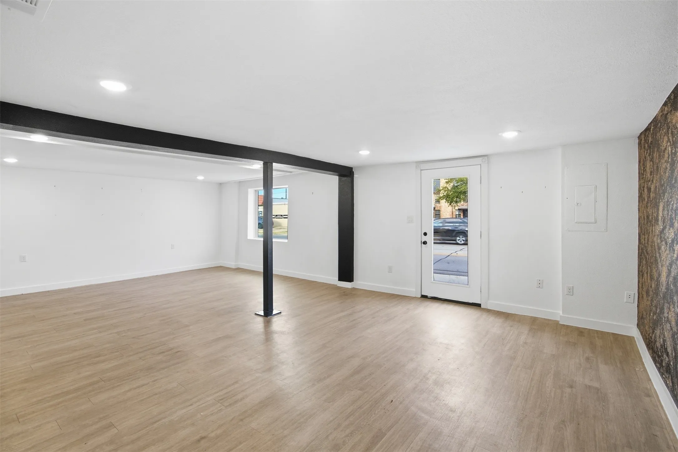 Retail For Rent in Dallas County , 625-627 S Rogers Road, Irving, Texas 75060, 0, 0, Garage spaces, 0 Sqft, built in 1950, mls#21402515, Real Estate Agent in Irving, Homes For Rent in Dallas county, Homes For Rent in Irving, Realtor in Irving Texas, Real Estate Brokerage Independent Realty Texas, Luminita Cordes Realtor