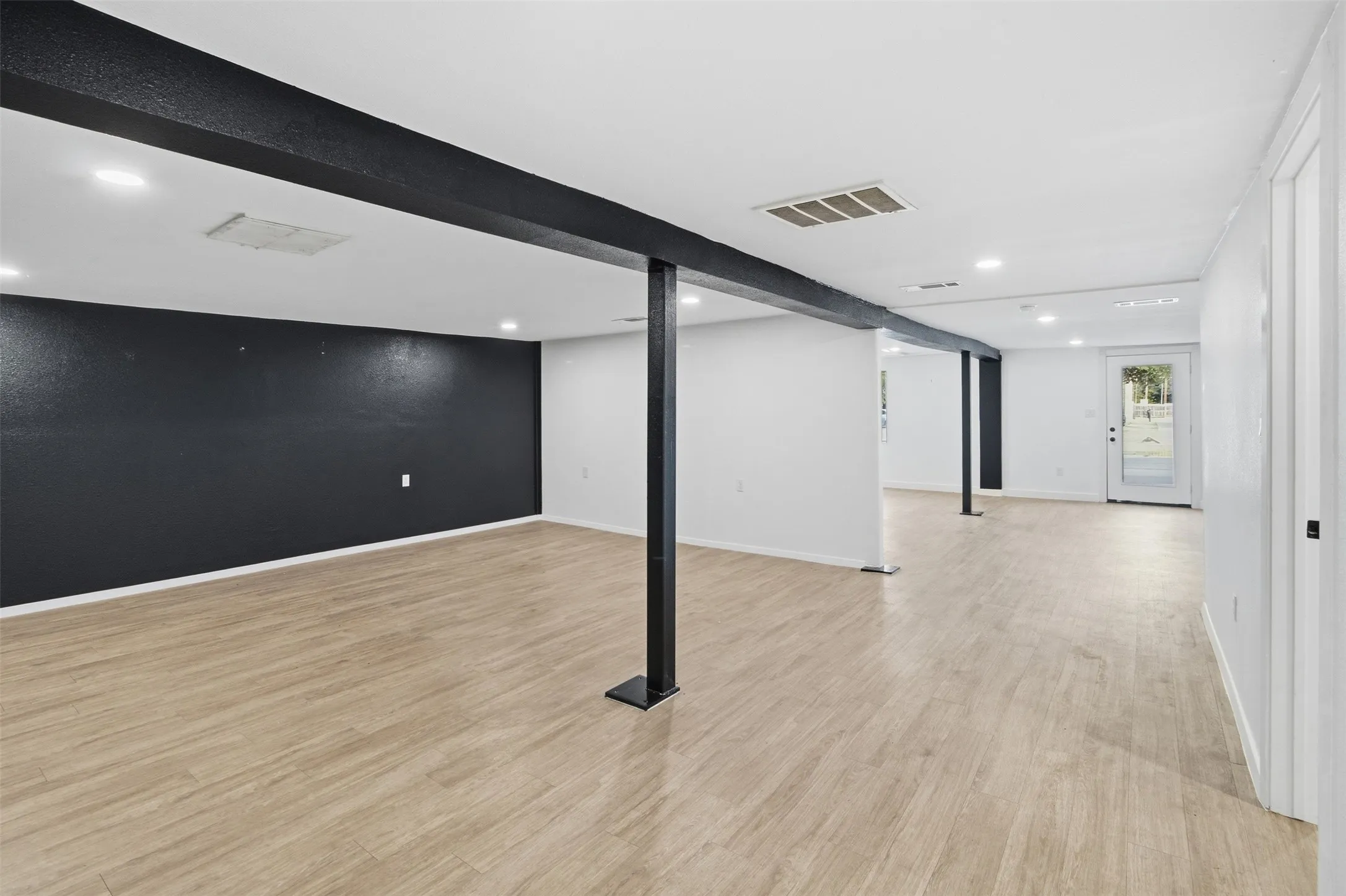 Retail For Rent in Dallas County , 625-627 S Rogers Road, Irving, Texas 75060, 0, 0, Garage spaces, 0 Sqft, built in 1950, mls#21402515, Real Estate Agent in Irving, Homes For Rent in Dallas county, Homes For Rent in Irving, Realtor in Irving Texas, Real Estate Brokerage Independent Realty Texas, Luminita Cordes Realtor