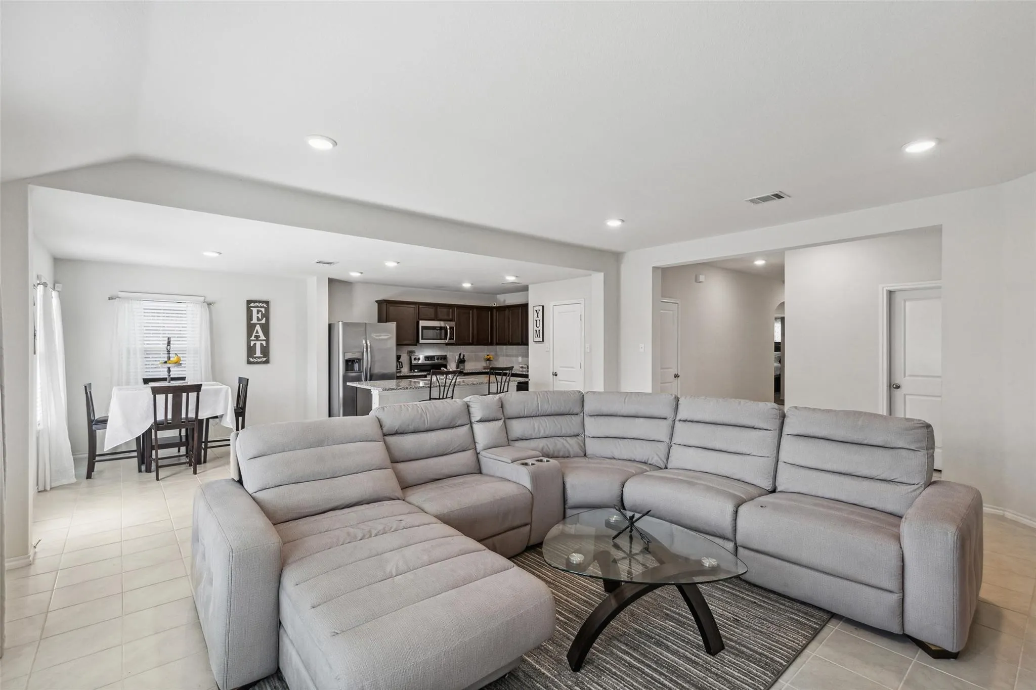Single Family Residence For Rent in Collin County , 706 Rustic Meadows Trail, Princeton, Texas 75407, 3 Bedroom, 2 Bathroom, 2 Garage spaces, 1,656 Sqft, built in 2018, mls#21402534, Real Estate Agent in Princeton, Homes For Rent in Collin county, Homes For Rent in Princeton, Realtor in Princeton Texas, Real Estate Brokerage Independent Realty Texas, Luminita Cordes Realtor