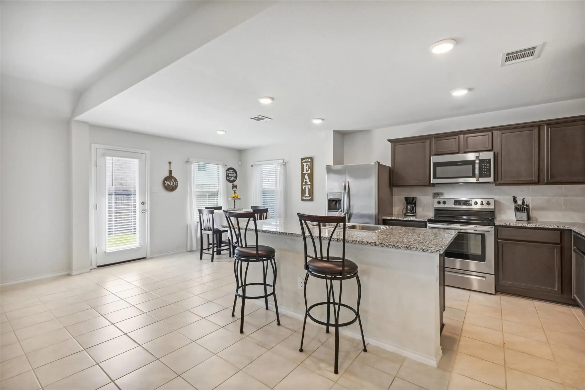 Single Family Residence For Rent in Collin County , 706 Rustic Meadows Trail, Princeton, Texas 75407, 3 Bedroom, 2 Bathroom, 2 Garage spaces, 1,656 Sqft, built in 2018, mls#21402534, Real Estate Agent in Princeton, Homes For Rent in Collin county, Homes For Rent in Princeton, Realtor in Princeton Texas, Real Estate Brokerage Independent Realty Texas, Luminita Cordes Realtor