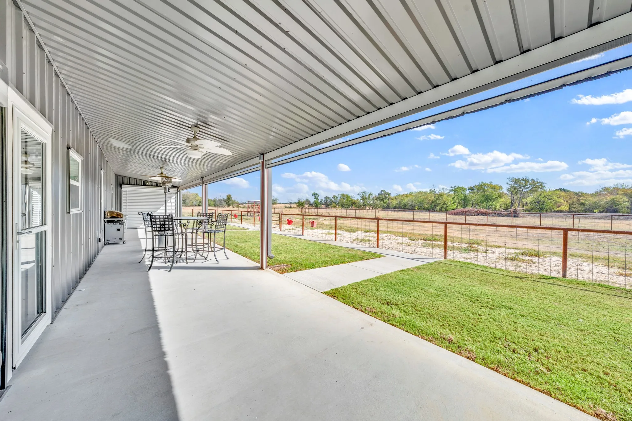 Farm For Sale in Hopkins County , 297 County Road 4820, Sulphur Springs, Texas 75482, 2 Bedroom, 2 Bathroom, 2 Garage spaces, 1,360 Sqft, built in 2023, mls#21398713, Real Estate Agent in Sulphur Springs, Homes For Sale in Hopkins county, Homes For Sale in Sulphur Springs, Realtor in Sulphur Springs Texas, Real Estate Brokerage Independent Realty Texas, Luminita Cordes Realtor