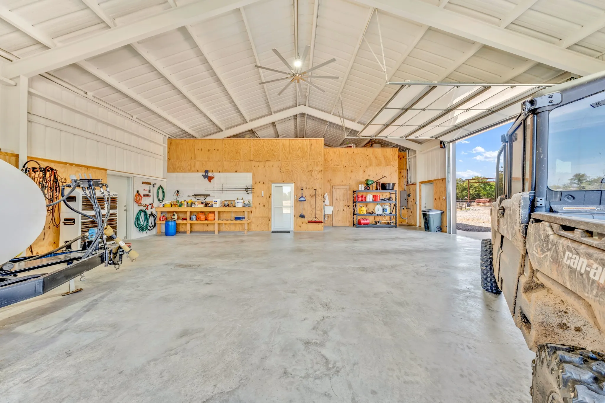 Farm For Sale in Hopkins County , 297 County Road 4820, Sulphur Springs, Texas 75482, 2 Bedroom, 2 Bathroom, 2 Garage spaces, 1,360 Sqft, built in 2023, mls#21398713, Real Estate Agent in Sulphur Springs, Homes For Sale in Hopkins county, Homes For Sale in Sulphur Springs, Realtor in Sulphur Springs Texas, Real Estate Brokerage Independent Realty Texas, Luminita Cordes Realtor