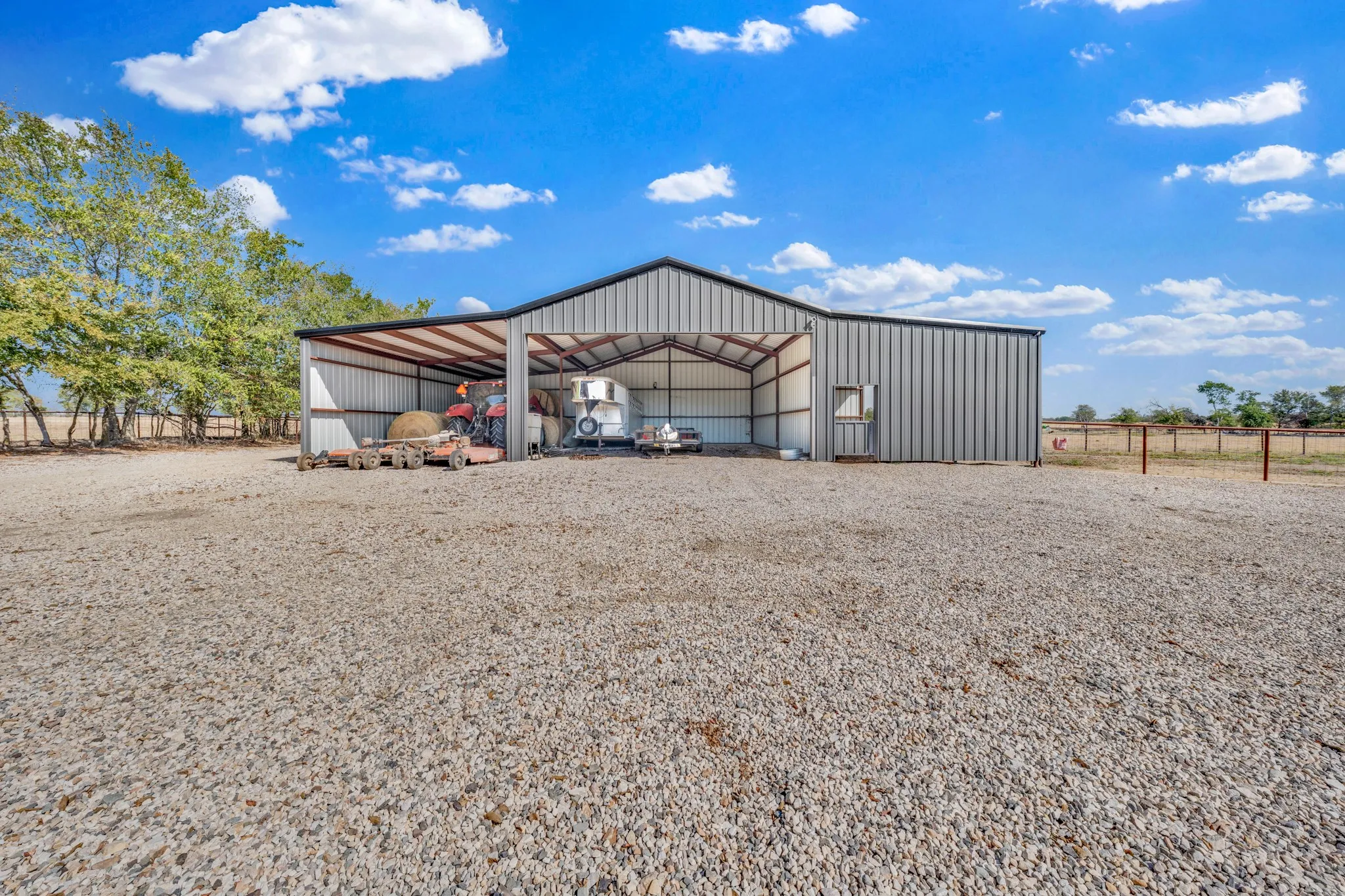 Farm For Sale in Hopkins County , 297 County Road 4820, Sulphur Springs, Texas 75482, 2 Bedroom, 2 Bathroom, 2 Garage spaces, 1,360 Sqft, built in 2023, mls#21398713, Real Estate Agent in Sulphur Springs, Homes For Sale in Hopkins county, Homes For Sale in Sulphur Springs, Realtor in Sulphur Springs Texas, Real Estate Brokerage Independent Realty Texas, Luminita Cordes Realtor