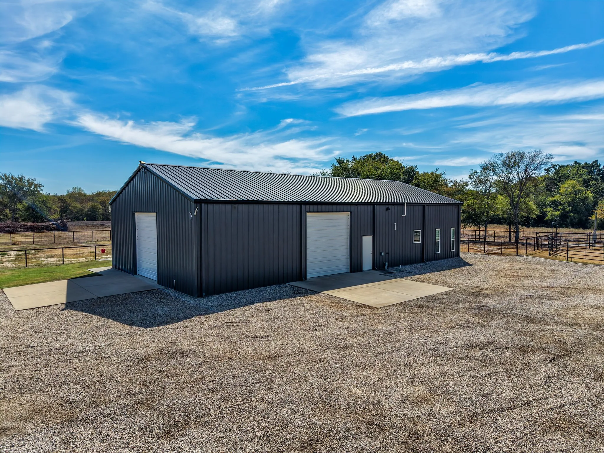 Farm For Sale in Hopkins County , 297 County Road 4820, Sulphur Springs, Texas 75482, 2 Bedroom, 2 Bathroom, 2 Garage spaces, 1,360 Sqft, built in 2023, mls#21398713, Real Estate Agent in Sulphur Springs, Homes For Sale in Hopkins county, Homes For Sale in Sulphur Springs, Realtor in Sulphur Springs Texas, Real Estate Brokerage Independent Realty Texas, Luminita Cordes Realtor