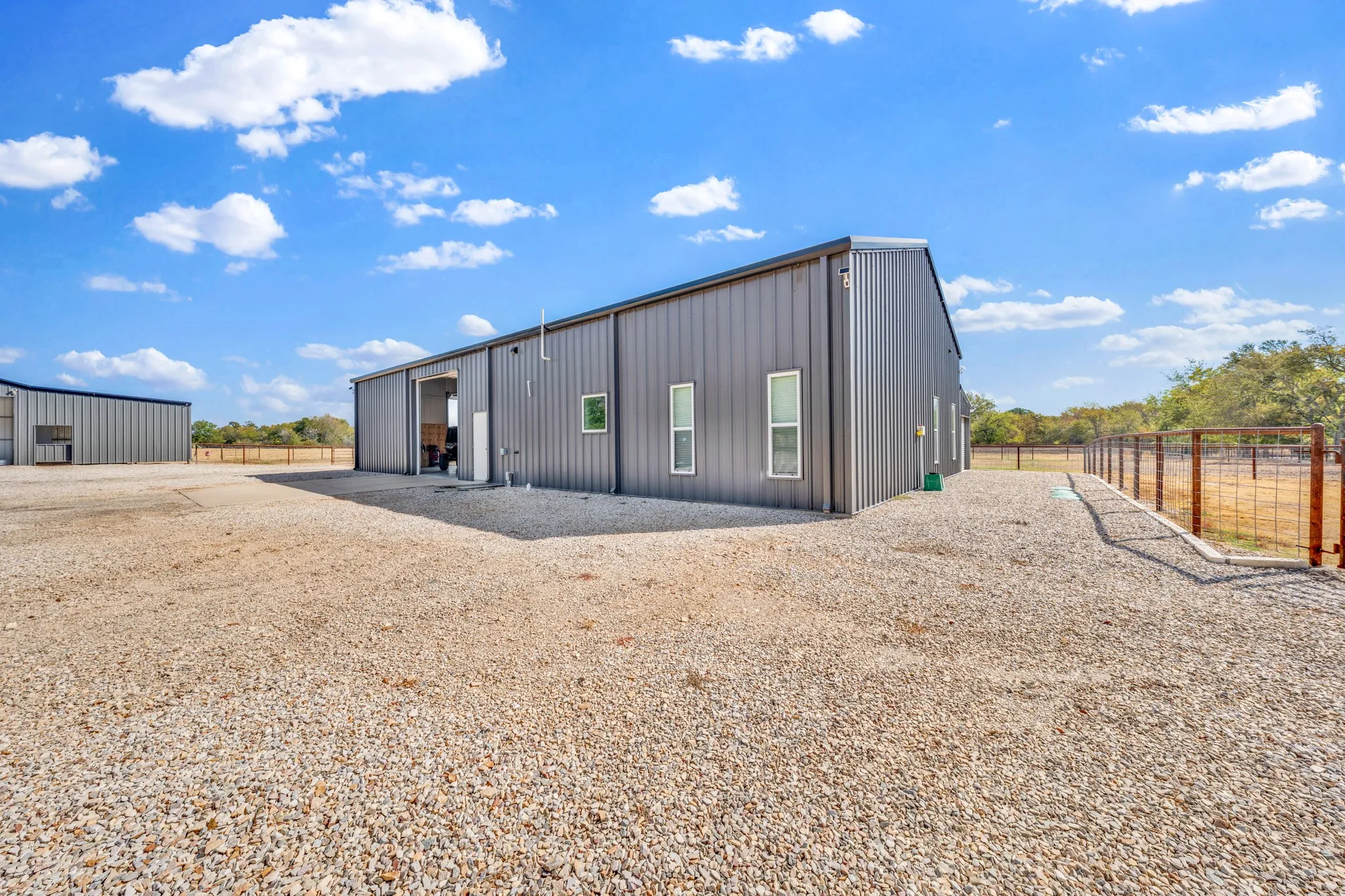 Farm For Sale in Hopkins County , 297 County Road 4820, Sulphur Springs, Texas 75482, 2 Bedroom, 2 Bathroom, 2 Garage spaces, 1,360 Sqft, built in 2023, mls#21398713, Real Estate Agent in Sulphur Springs, Homes For Sale in Hopkins county, Homes For Sale in Sulphur Springs, Realtor in Sulphur Springs Texas, Real Estate Brokerage Independent Realty Texas, Luminita Cordes Realtor
