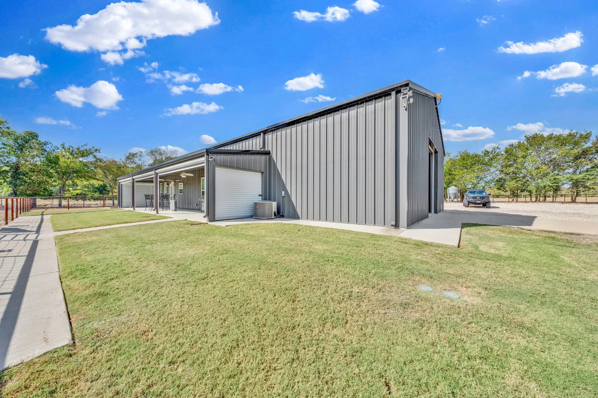 Farm For Sale in Hopkins County , 297 County Road 4820, Sulphur Springs, Texas 75482, 2 Bedroom, 2 Bathroom, 2 Garage spaces, 1,360 Sqft, built in 2023, mls#21398713, Real Estate Agent in Sulphur Springs, Homes For Sale in Hopkins county, Homes For Sale in Sulphur Springs, Realtor in Sulphur Springs Texas, Real Estate Brokerage Independent Realty Texas, Luminita Cordes Realtor