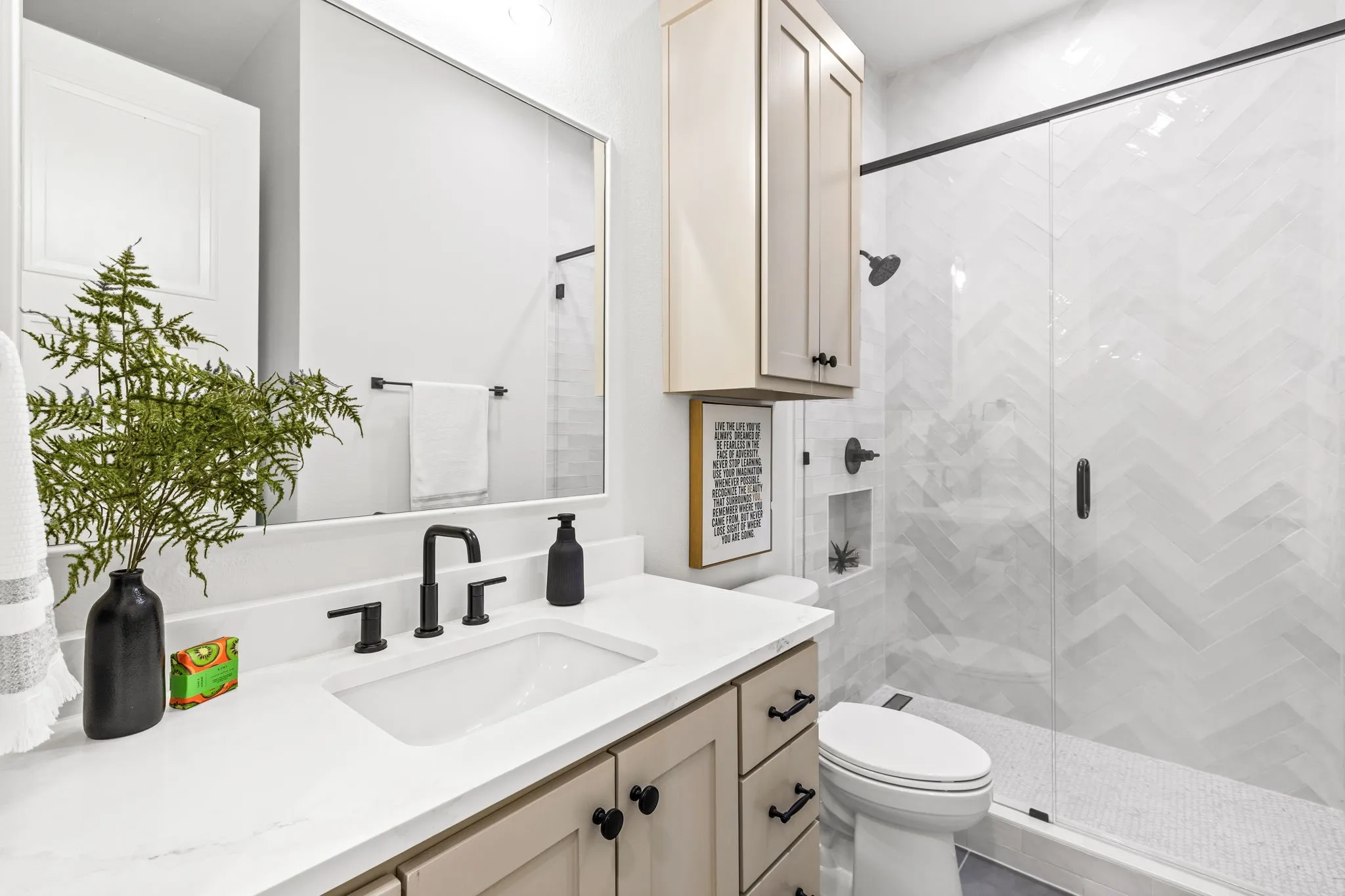 Bath 2 Walk-in Shower
