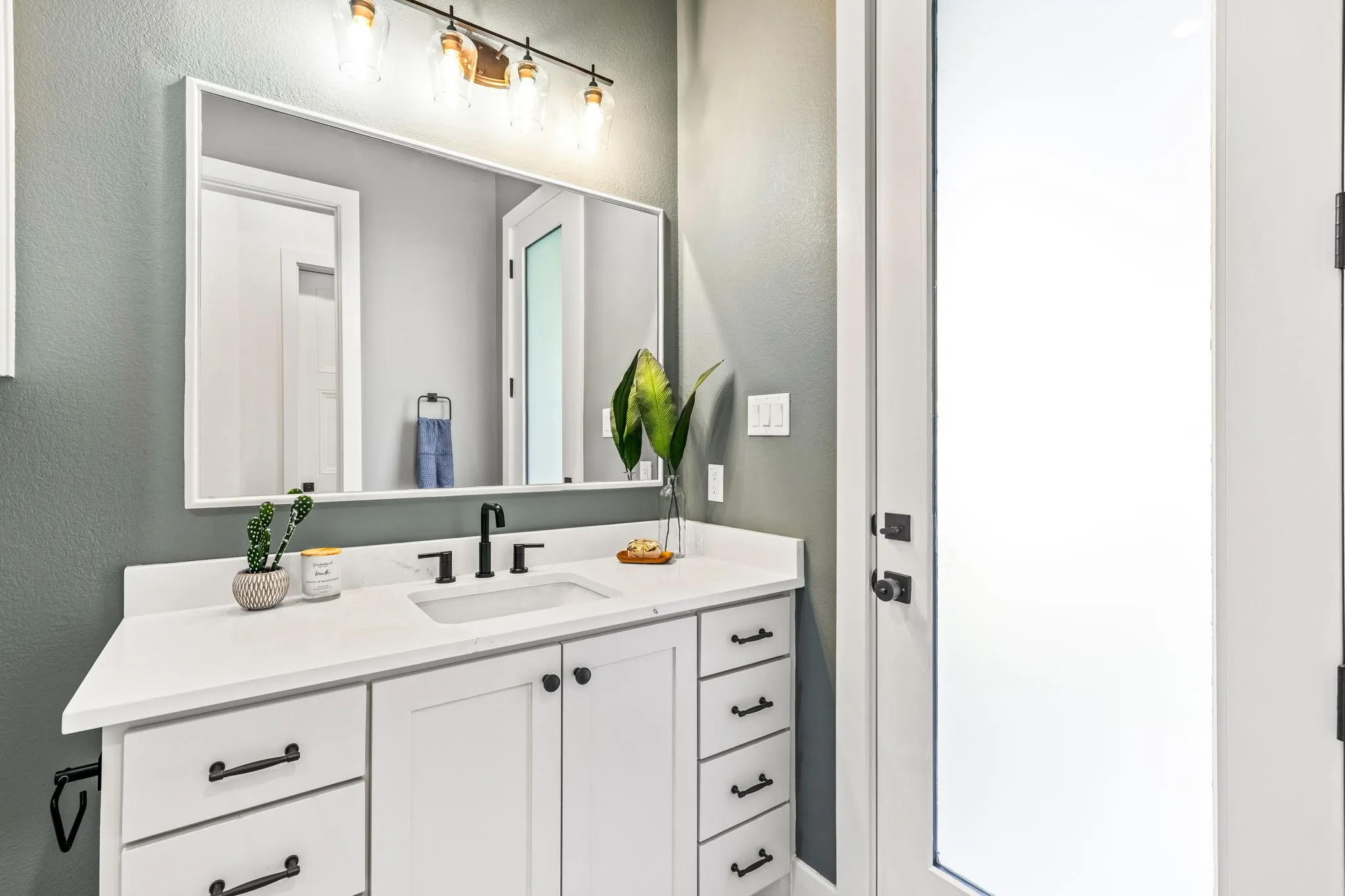 Powder Bath off Porch/Game Room