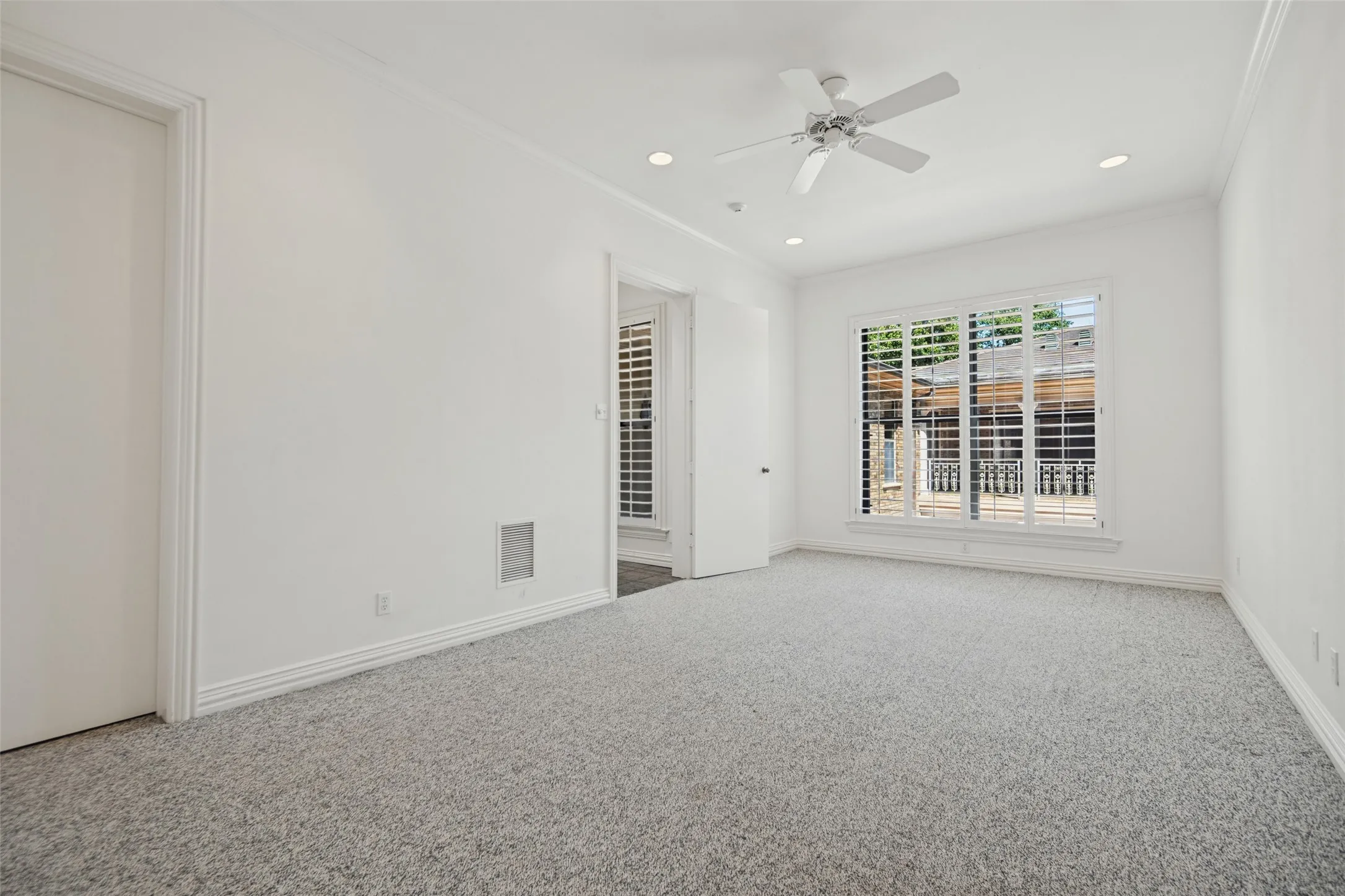 Single Family Residence For Sale in Dallas County , 3817 Miramar Avenue, Highland Park, Texas 75205, 5 Bedroom, 7 Bathroom, 4 Garage spaces, 8,796 Sqft, built in 1994, mls#21393376, Real Estate Agent in Highland Park, Homes For Sale in Dallas county, Homes For Sale in Highland Park, Realtor in Highland Park Texas, Real Estate Brokerage Independent Realty Texas, Luminita Cordes Realtor