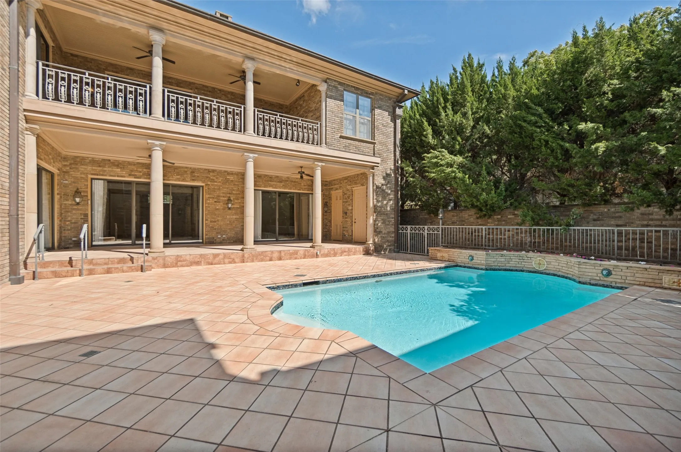 Single Family Residence For Sale in Dallas County , 3817 Miramar Avenue, Highland Park, Texas 75205, 5 Bedroom, 7 Bathroom, 4 Garage spaces, 8,796 Sqft, built in 1994, mls#21393376, Real Estate Agent in Highland Park, Homes For Sale in Dallas county, Homes For Sale in Highland Park, Realtor in Highland Park Texas, Real Estate Brokerage Independent Realty Texas, Luminita Cordes Realtor