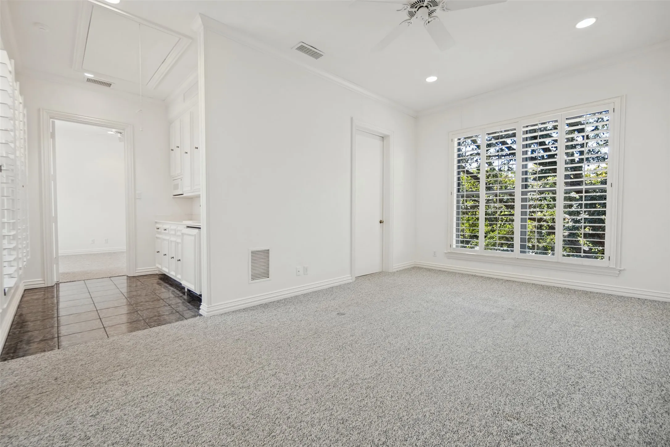 Single Family Residence For Sale in Dallas County , 3817 Miramar Avenue, Highland Park, Texas 75205, 5 Bedroom, 7 Bathroom, 4 Garage spaces, 8,796 Sqft, built in 1994, mls#21393376, Real Estate Agent in Highland Park, Homes For Sale in Dallas county, Homes For Sale in Highland Park, Realtor in Highland Park Texas, Real Estate Brokerage Independent Realty Texas, Luminita Cordes Realtor