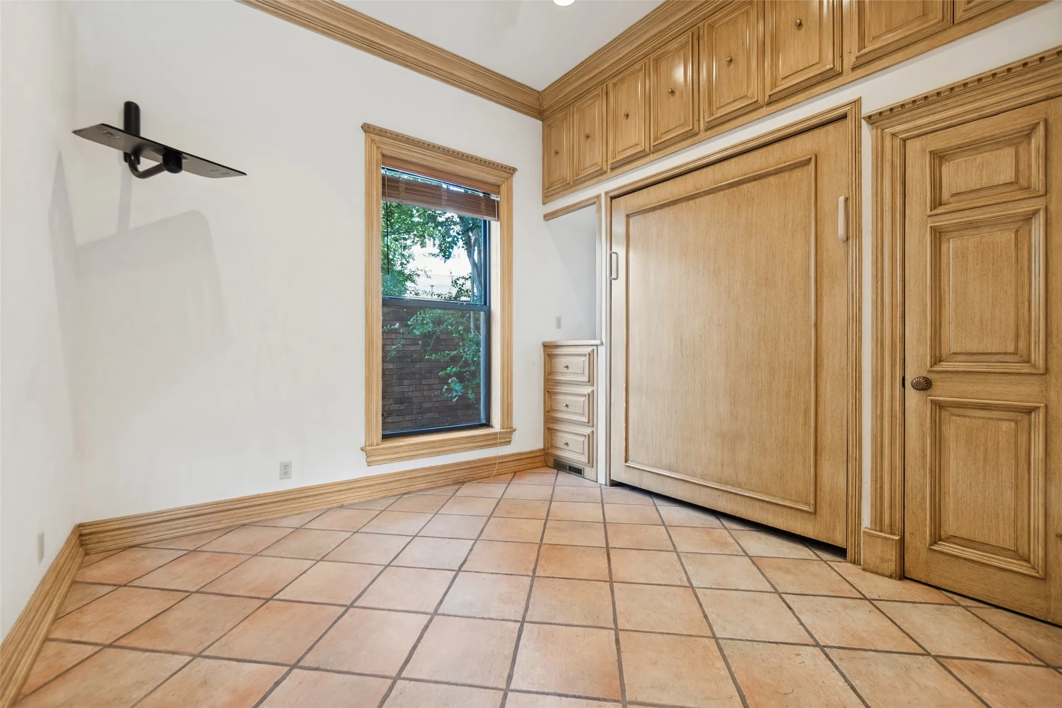 Single Family Residence For Sale in Dallas County , 3817 Miramar Avenue, Highland Park, Texas 75205, 5 Bedroom, 7 Bathroom, 4 Garage spaces, 8,796 Sqft, built in 1994, mls#21393376, Real Estate Agent in Highland Park, Homes For Sale in Dallas county, Homes For Sale in Highland Park, Realtor in Highland Park Texas, Real Estate Brokerage Independent Realty Texas, Luminita Cordes Realtor