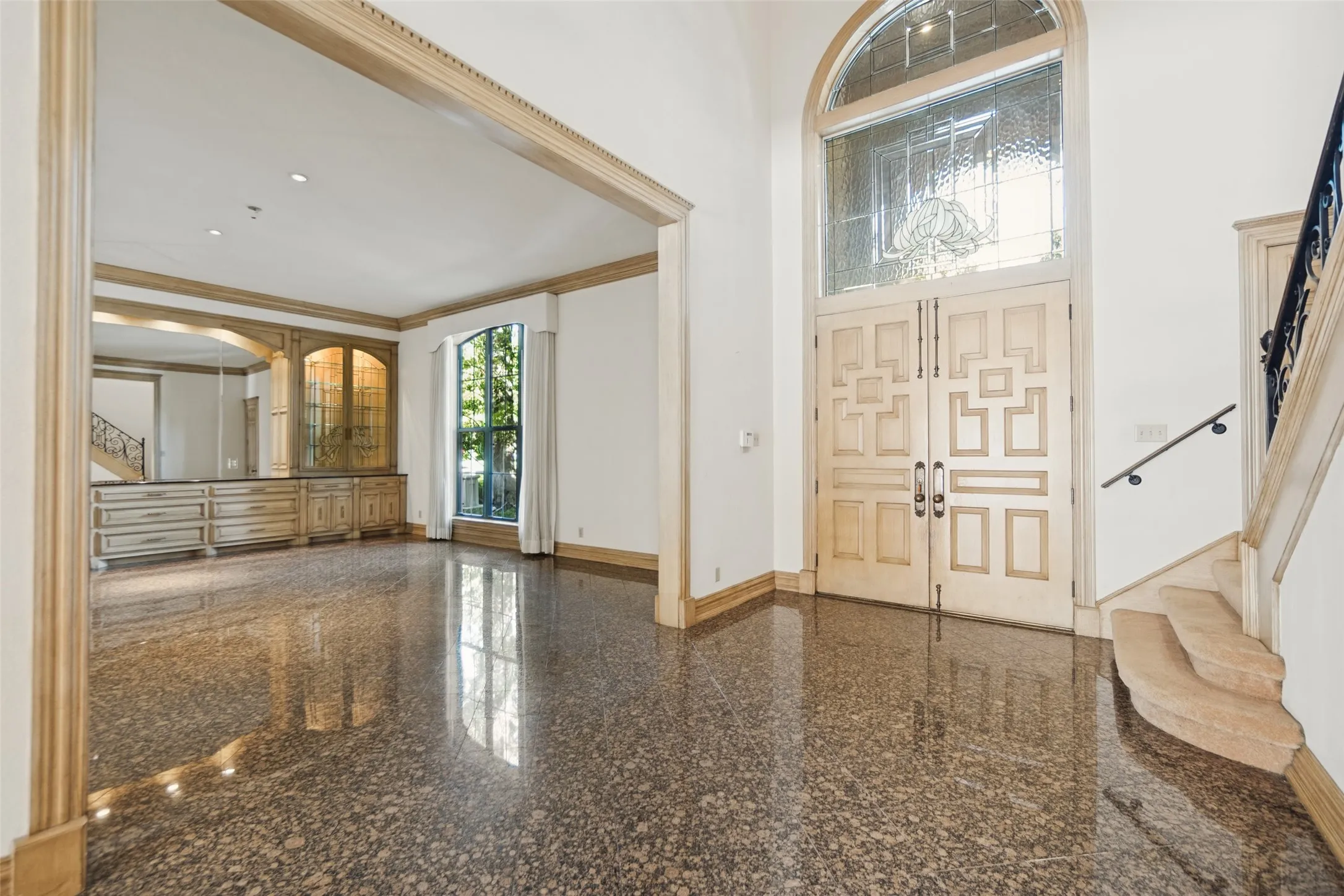 Single Family Residence For Sale in Dallas County , 3817 Miramar Avenue, Highland Park, Texas 75205, 5 Bedroom, 7 Bathroom, 4 Garage spaces, 8,796 Sqft, built in 1994, mls#21393376, Real Estate Agent in Highland Park, Homes For Sale in Dallas county, Homes For Sale in Highland Park, Realtor in Highland Park Texas, Real Estate Brokerage Independent Realty Texas, Luminita Cordes Realtor