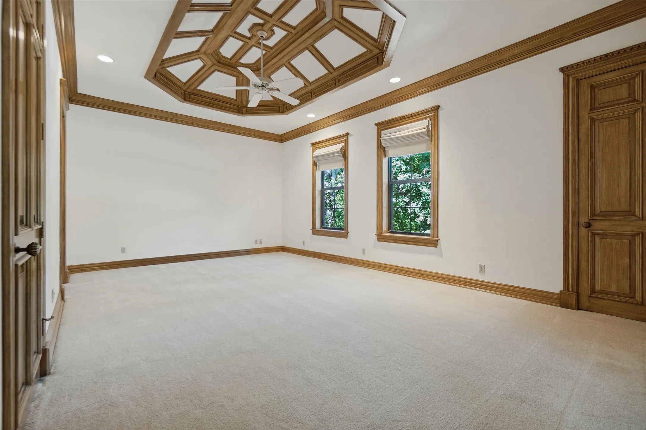 Single Family Residence For Sale in Dallas County , 3817 Miramar Avenue, Highland Park, Texas 75205, 5 Bedroom, 7 Bathroom, 4 Garage spaces, 8,796 Sqft, built in 1994, mls#21393376, Real Estate Agent in Highland Park, Homes For Sale in Dallas county, Homes For Sale in Highland Park, Realtor in Highland Park Texas, Real Estate Brokerage Independent Realty Texas, Luminita Cordes Realtor