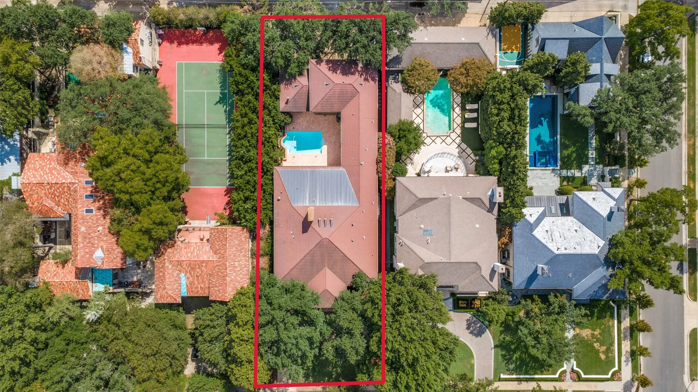 Single Family Residence For Sale in Dallas County , 3817 Miramar Avenue, Highland Park, Texas 75205, 5 Bedroom, 7 Bathroom, 4 Garage spaces, 8,796 Sqft, built in 1994, mls#21393376, Real Estate Agent in Highland Park, Homes For Sale in Dallas county, Homes For Sale in Highland Park, Realtor in Highland Park Texas, Real Estate Brokerage Independent Realty Texas, Luminita Cordes Realtor