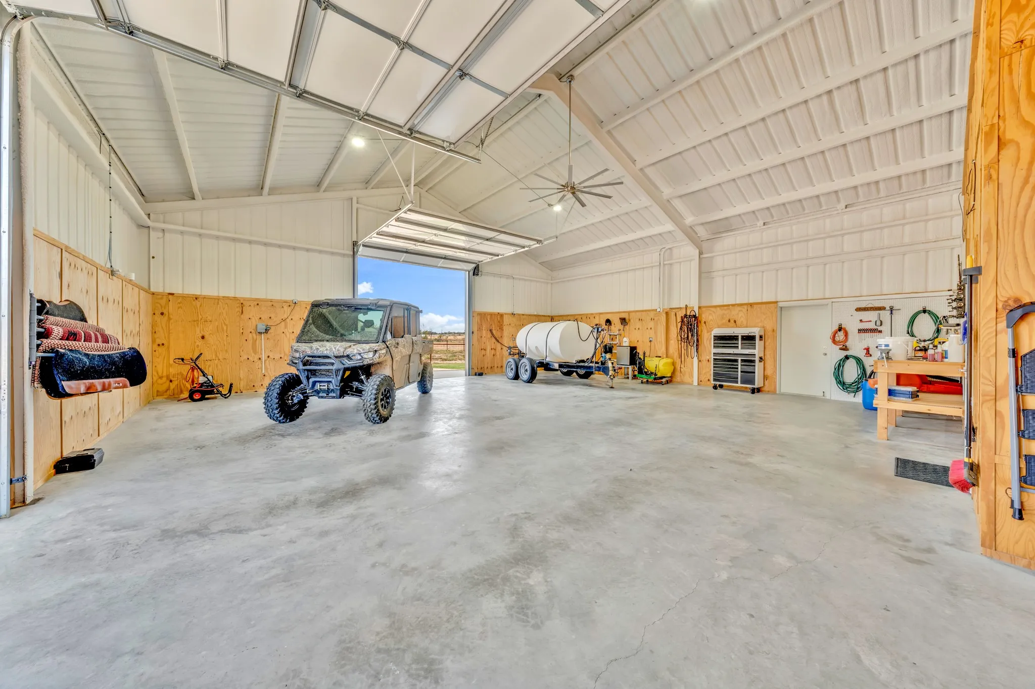 Farm For Sale in Hopkins County , 297 County Road 4820, Sulphur Springs, Texas 75482, 2 Bedroom, 2 Bathroom, 2 Garage spaces, 1,360 Sqft, built in 2023, mls#21398849, Real Estate Agent in Sulphur Springs, Homes For Sale in Hopkins county, Homes For Sale in Sulphur Springs, Realtor in Sulphur Springs Texas, Real Estate Brokerage Independent Realty Texas, Luminita Cordes Realtor