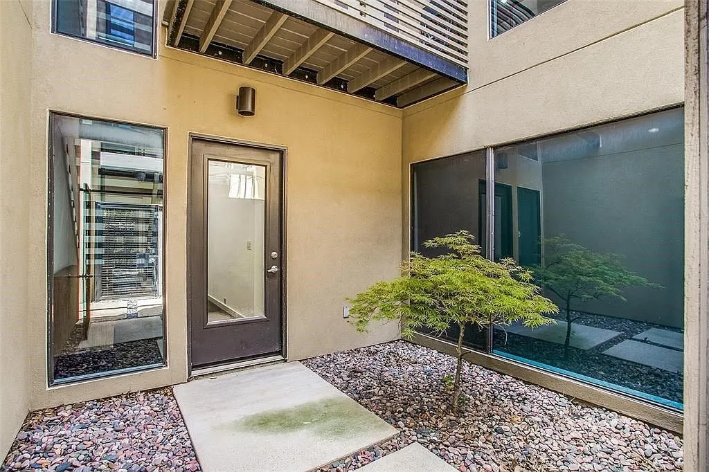Townhouse For Rent in Dallas County , 4230 Munger Avenue C, Dallas, Texas 75204, 2 Bedroom, 3 Bathroom, 1 Garage spaces, 2,116 Sqft, built in 2005, mls#21402542, Real Estate Agent in Dallas, Homes For Rent in Dallas county, Homes For Rent in Dallas, Realtor in Dallas Texas, Real Estate Brokerage Independent Realty Texas, Luminita Cordes Realtor