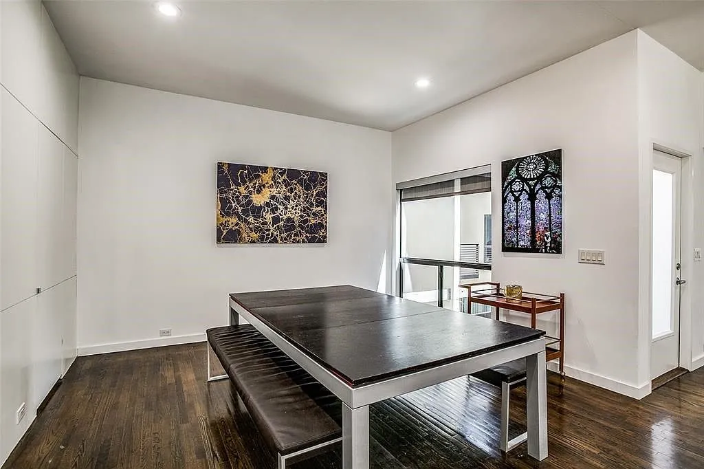 Townhouse For Rent in Dallas County , 4230 Munger Avenue C, Dallas, Texas 75204, 2 Bedroom, 3 Bathroom, 1 Garage spaces, 2,116 Sqft, built in 2005, mls#21402542, Real Estate Agent in Dallas, Homes For Rent in Dallas county, Homes For Rent in Dallas, Realtor in Dallas Texas, Real Estate Brokerage Independent Realty Texas, Luminita Cordes Realtor