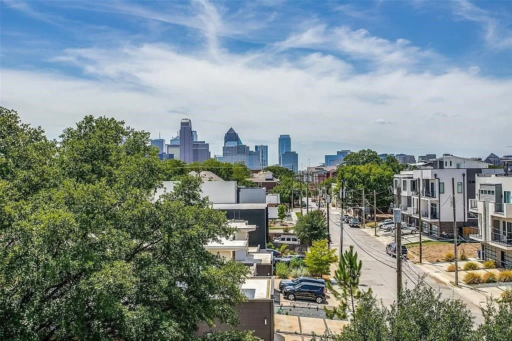 Townhouse For Rent in Dallas County , 4230 Munger Avenue C, Dallas, Texas 75204, 2 Bedroom, 3 Bathroom, 1 Garage spaces, 2,116 Sqft, built in 2005, mls#21402542, Real Estate Agent in Dallas, Homes For Rent in Dallas county, Homes For Rent in Dallas, Realtor in Dallas Texas, Real Estate Brokerage Independent Realty Texas, Luminita Cordes Realtor