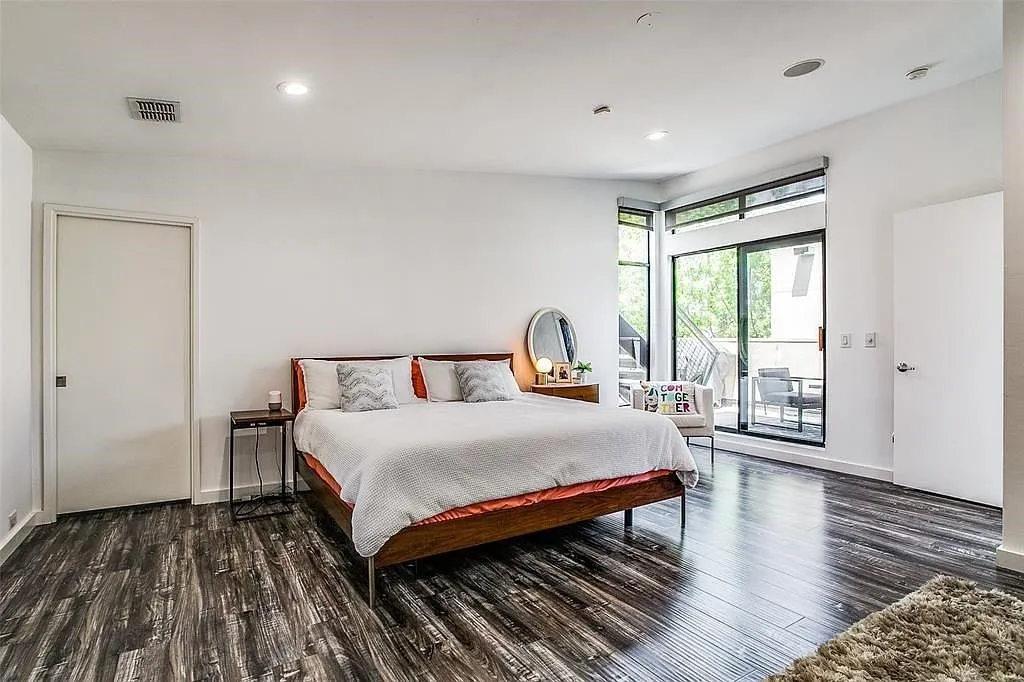 Townhouse For Rent in Dallas County , 4230 Munger Avenue C, Dallas, Texas 75204, 2 Bedroom, 3 Bathroom, 1 Garage spaces, 2,116 Sqft, built in 2005, mls#21402542, Real Estate Agent in Dallas, Homes For Rent in Dallas county, Homes For Rent in Dallas, Realtor in Dallas Texas, Real Estate Brokerage Independent Realty Texas, Luminita Cordes Realtor