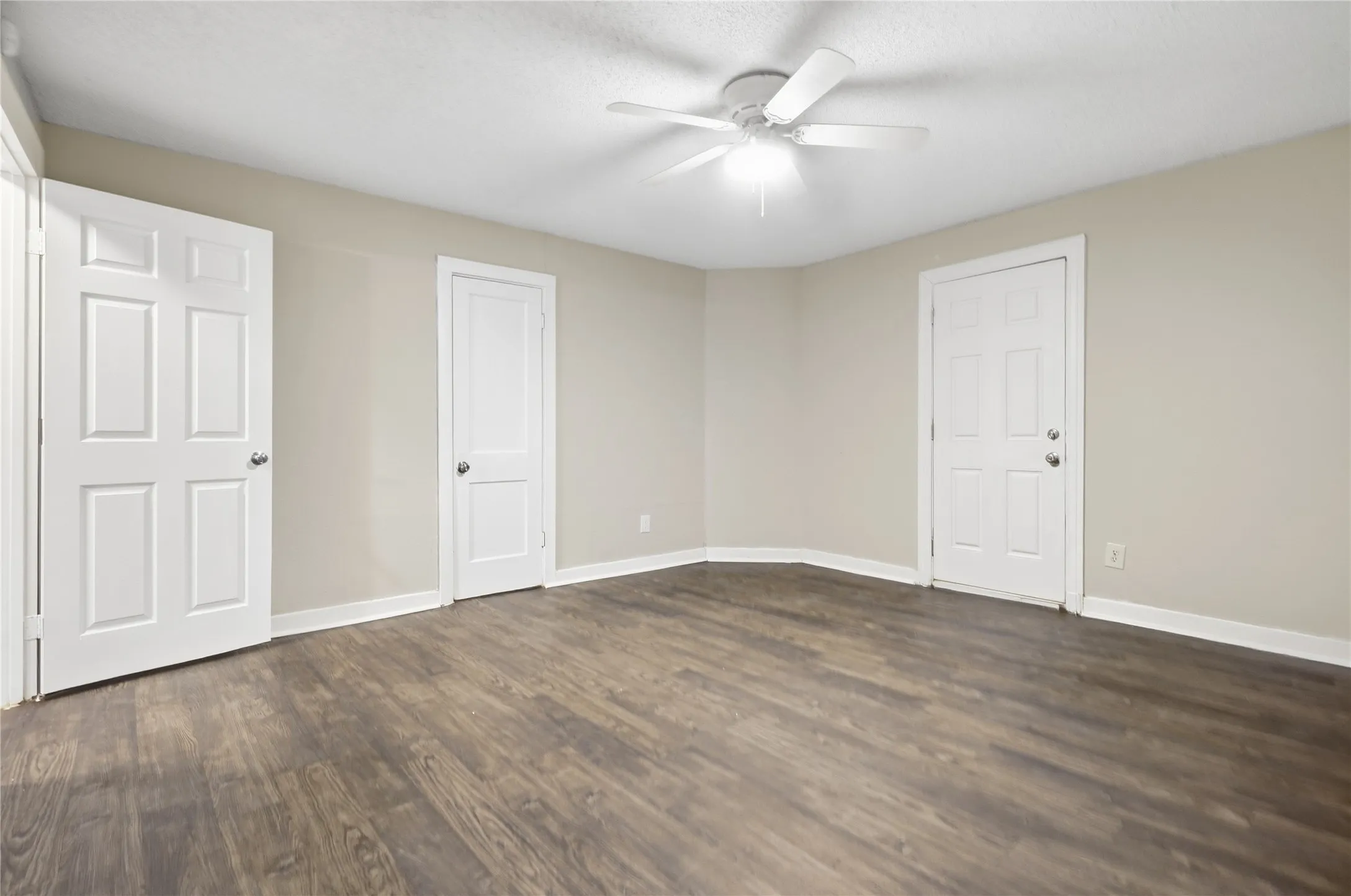 Duplex For Rent in Grayson County , 1102 E Lamar Street A, Sherman, Texas 75090, 4 Bedroom, 2 Bathroom, Garage spaces, 1,466 Sqft, built in 1890, mls#21402543, Real Estate Agent in Sherman, Homes For Rent in Grayson county, Homes For Rent in Sherman, Realtor in Sherman Texas, Real Estate Brokerage Independent Realty Texas, Luminita Cordes Realtor