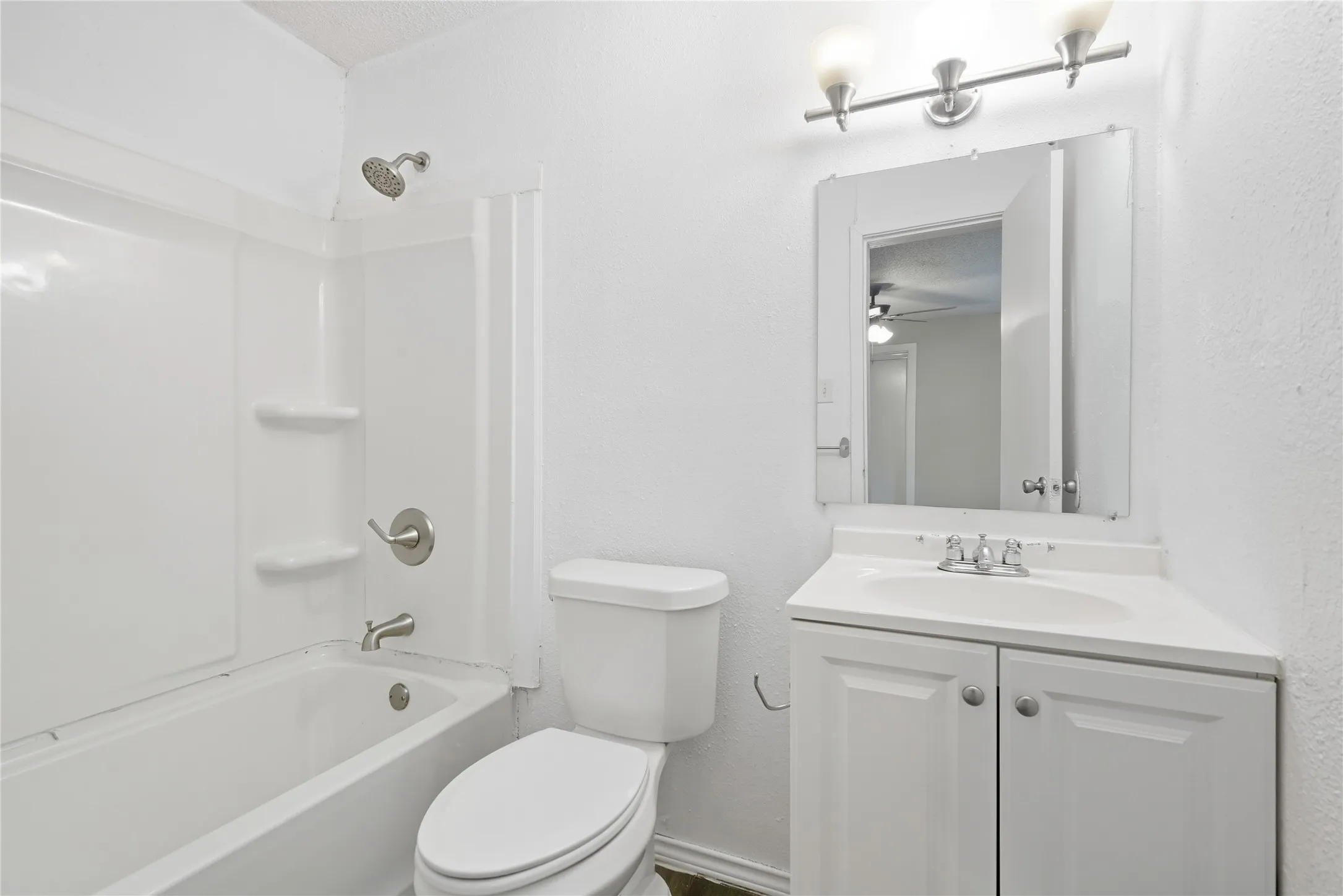 Duplex For Rent in Grayson County , 1102 E Lamar Street A, Sherman, Texas 75090, 4 Bedroom, 2 Bathroom, Garage spaces, 1,466 Sqft, built in 1890, mls#21402543, Real Estate Agent in Sherman, Homes For Rent in Grayson county, Homes For Rent in Sherman, Realtor in Sherman Texas, Real Estate Brokerage Independent Realty Texas, Luminita Cordes Realtor
