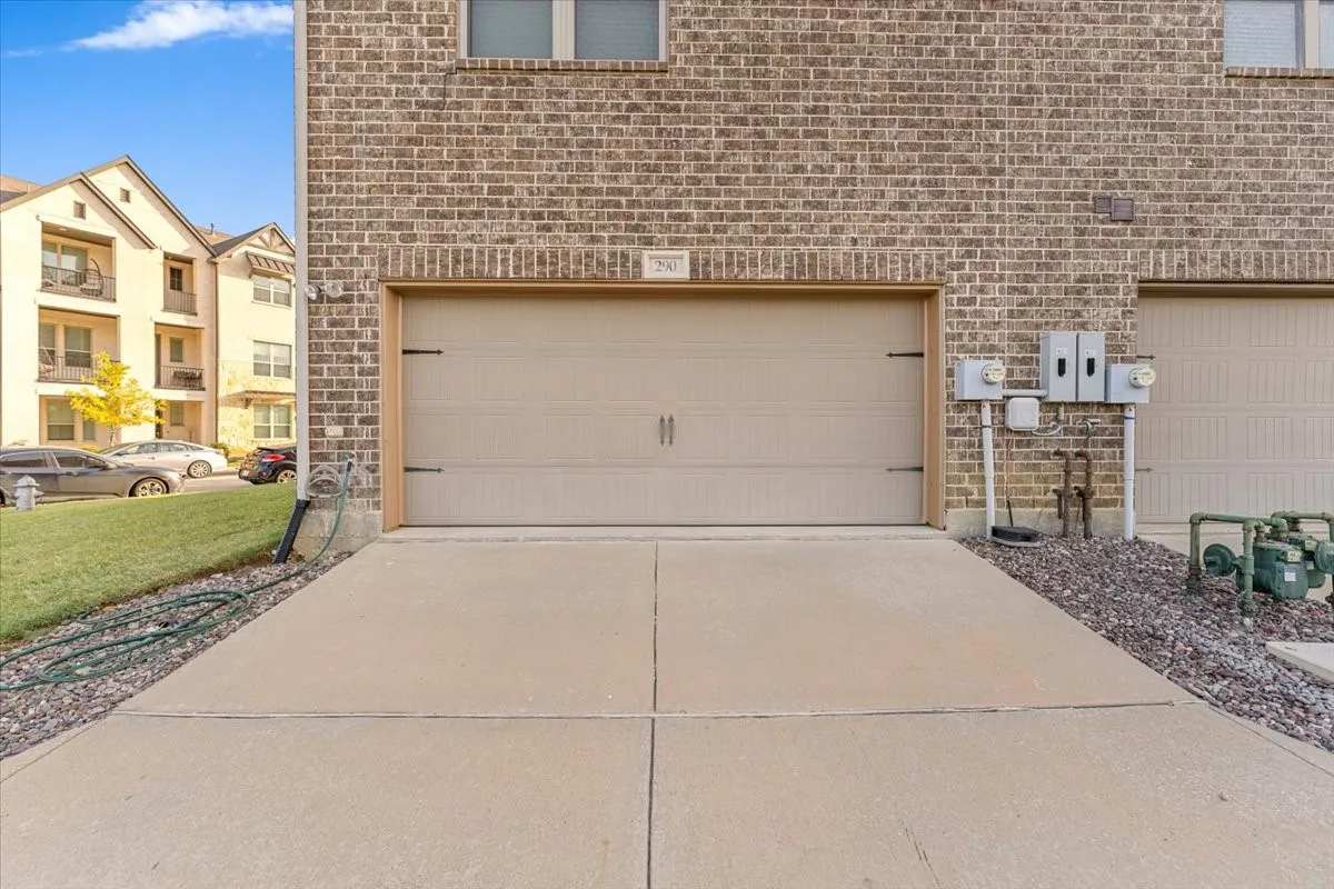 Single Family Residence For Rent in Denton County , 290 Almanor Street, Lewisville, Texas 75056, 3 Bedroom, 4 Bathroom, 2 Garage spaces, 2,079 Sqft, built in 2017, mls#21401702, Real Estate Agent in Lewisville, Homes For Rent in Denton county, Homes For Rent in Lewisville, Realtor in Lewisville Texas, Real Estate Brokerage Independent Realty Texas, Luminita Cordes Realtor