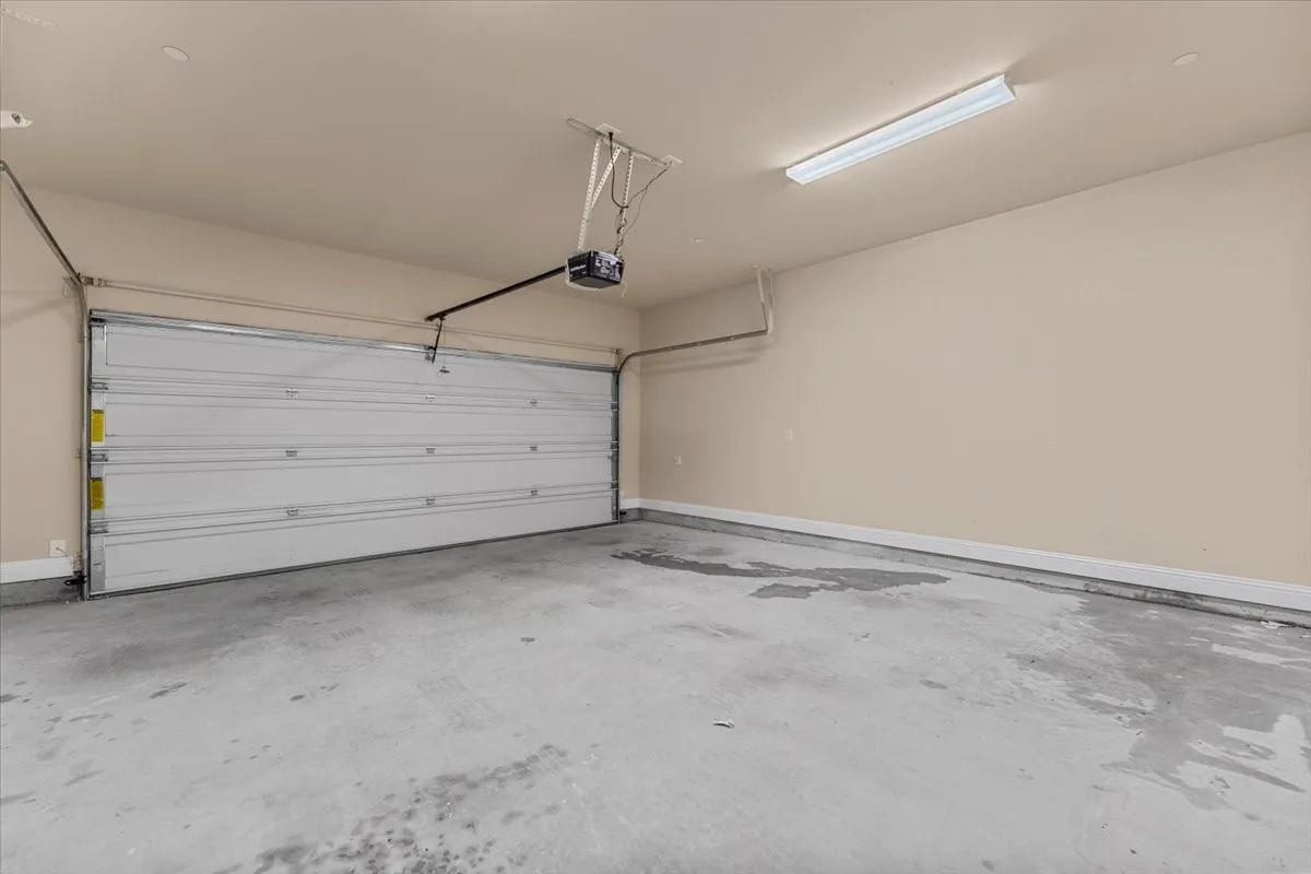 Single Family Residence For Rent in Denton County , 290 Almanor Street, Lewisville, Texas 75056, 3 Bedroom, 4 Bathroom, 2 Garage spaces, 2,079 Sqft, built in 2017, mls#21401702, Real Estate Agent in Lewisville, Homes For Rent in Denton county, Homes For Rent in Lewisville, Realtor in Lewisville Texas, Real Estate Brokerage Independent Realty Texas, Luminita Cordes Realtor