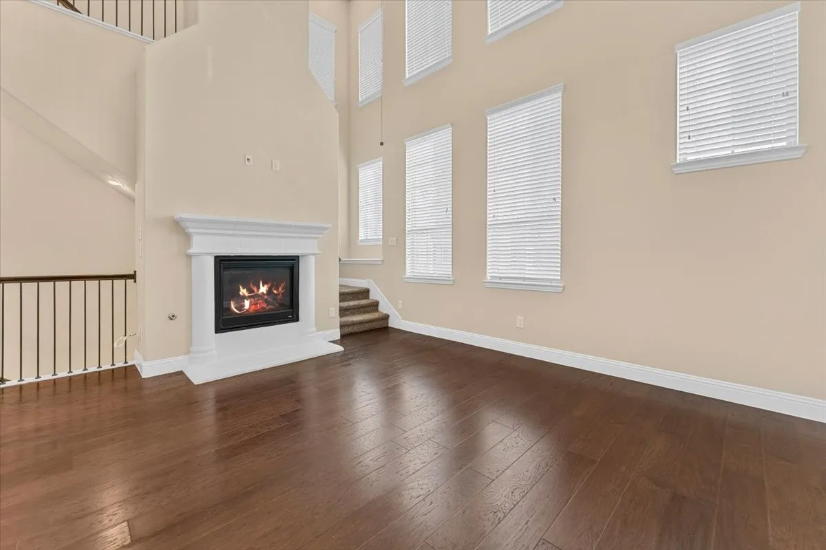Single Family Residence For Rent in Denton County , 290 Almanor Street, Lewisville, Texas 75056, 3 Bedroom, 4 Bathroom, 2 Garage spaces, 2,079 Sqft, built in 2017, mls#21401702, Real Estate Agent in Lewisville, Homes For Rent in Denton county, Homes For Rent in Lewisville, Realtor in Lewisville Texas, Real Estate Brokerage Independent Realty Texas, Luminita Cordes Realtor