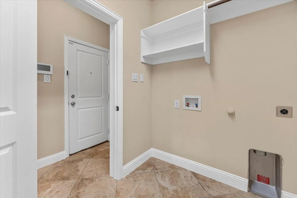 Single Family Residence For Rent in Denton County , 290 Almanor Street, Lewisville, Texas 75056, 3 Bedroom, 4 Bathroom, 2 Garage spaces, 2,079 Sqft, built in 2017, mls#21401702, Real Estate Agent in Lewisville, Homes For Rent in Denton county, Homes For Rent in Lewisville, Realtor in Lewisville Texas, Real Estate Brokerage Independent Realty Texas, Luminita Cordes Realtor